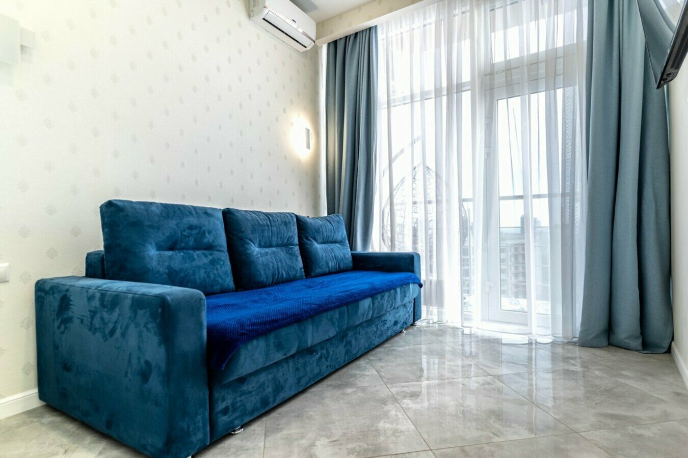 Трехкомнатный люкс с балконом в центре Сочи! Вид на море! Набережная и пляж в 5 минутах!