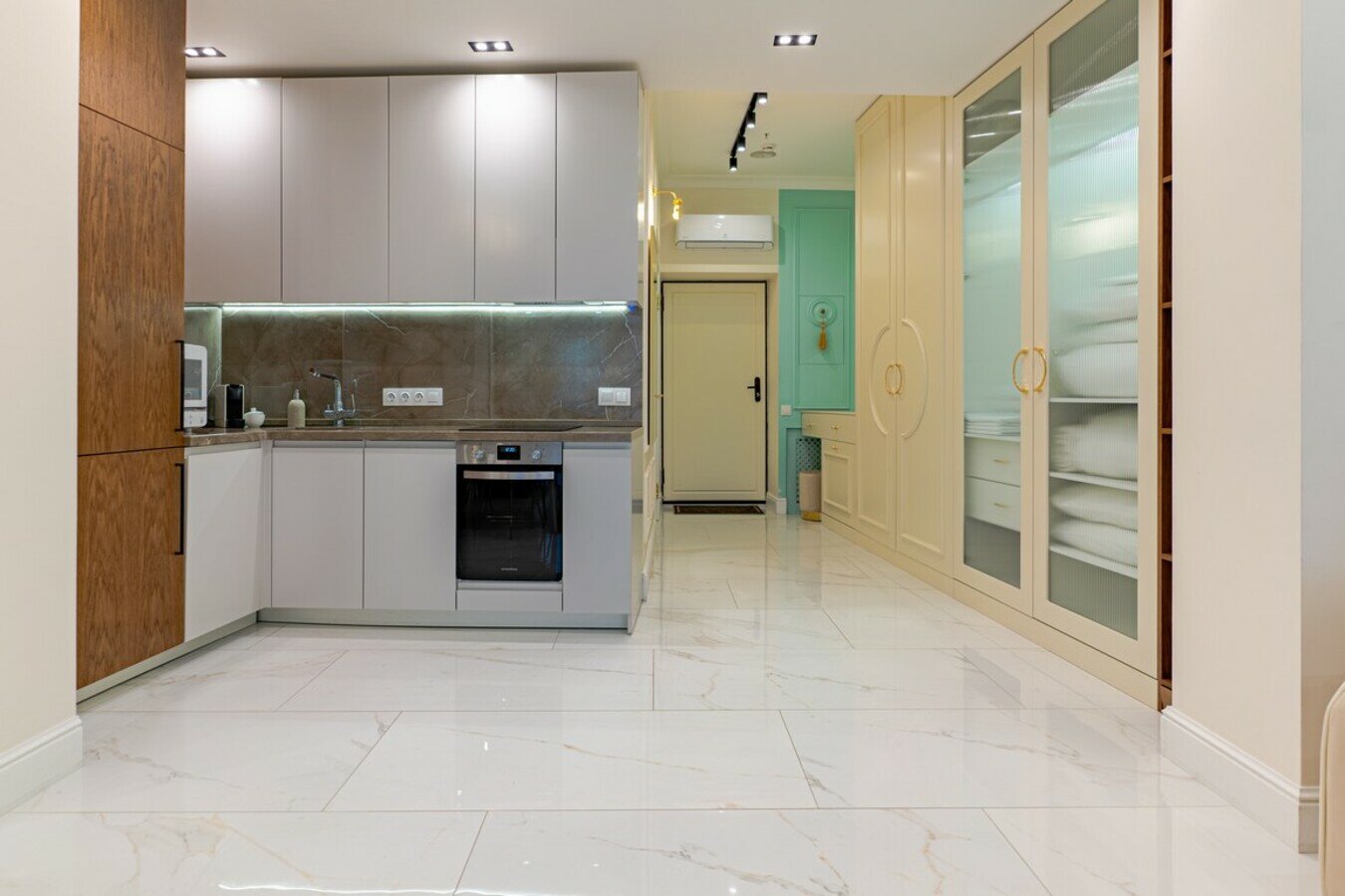 Премиальная студи с видом на море! Самый центр! До набережной и пляжа 5 минут!