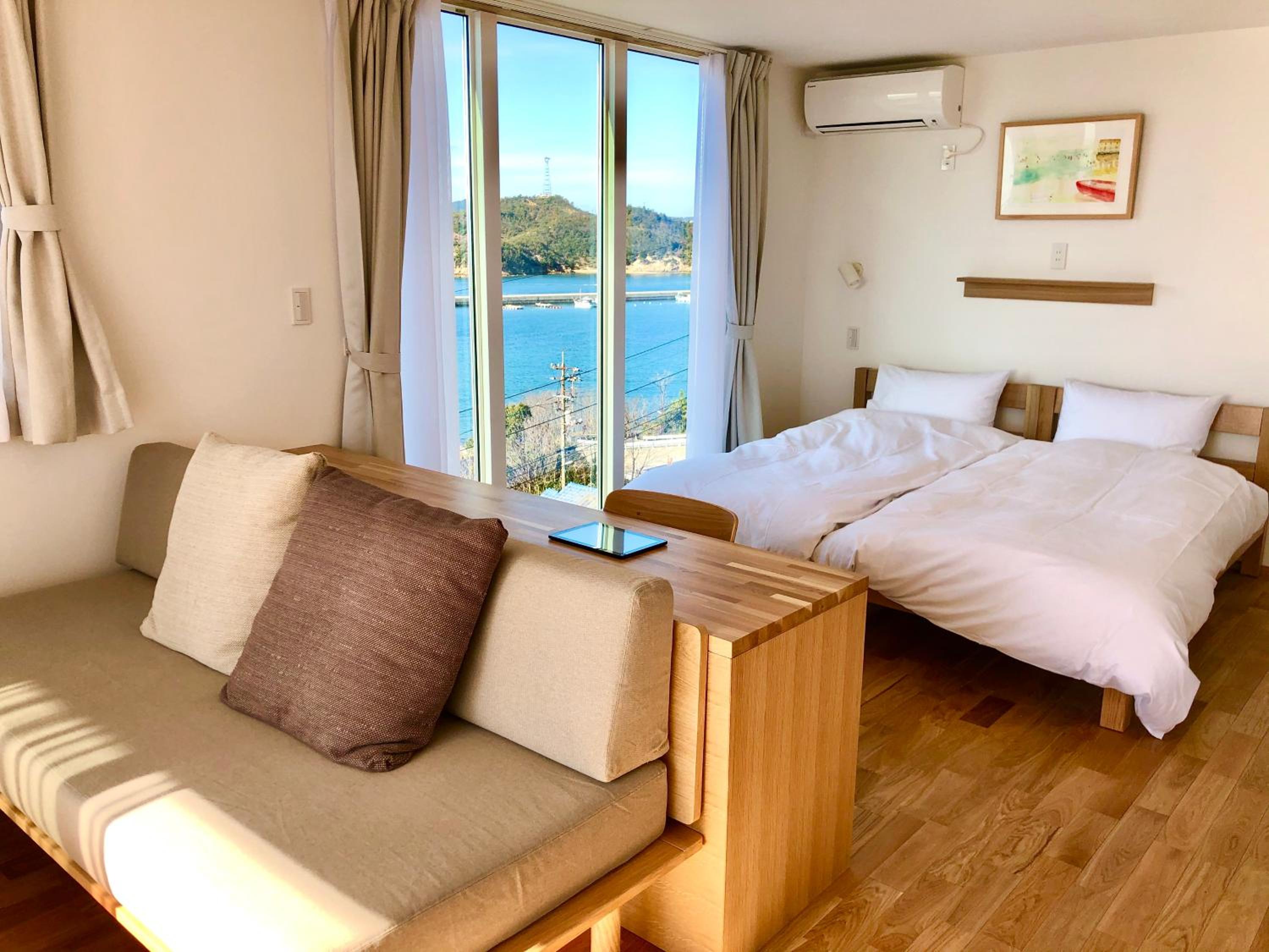 Deluxe Twin Room with Terrace and Sea View