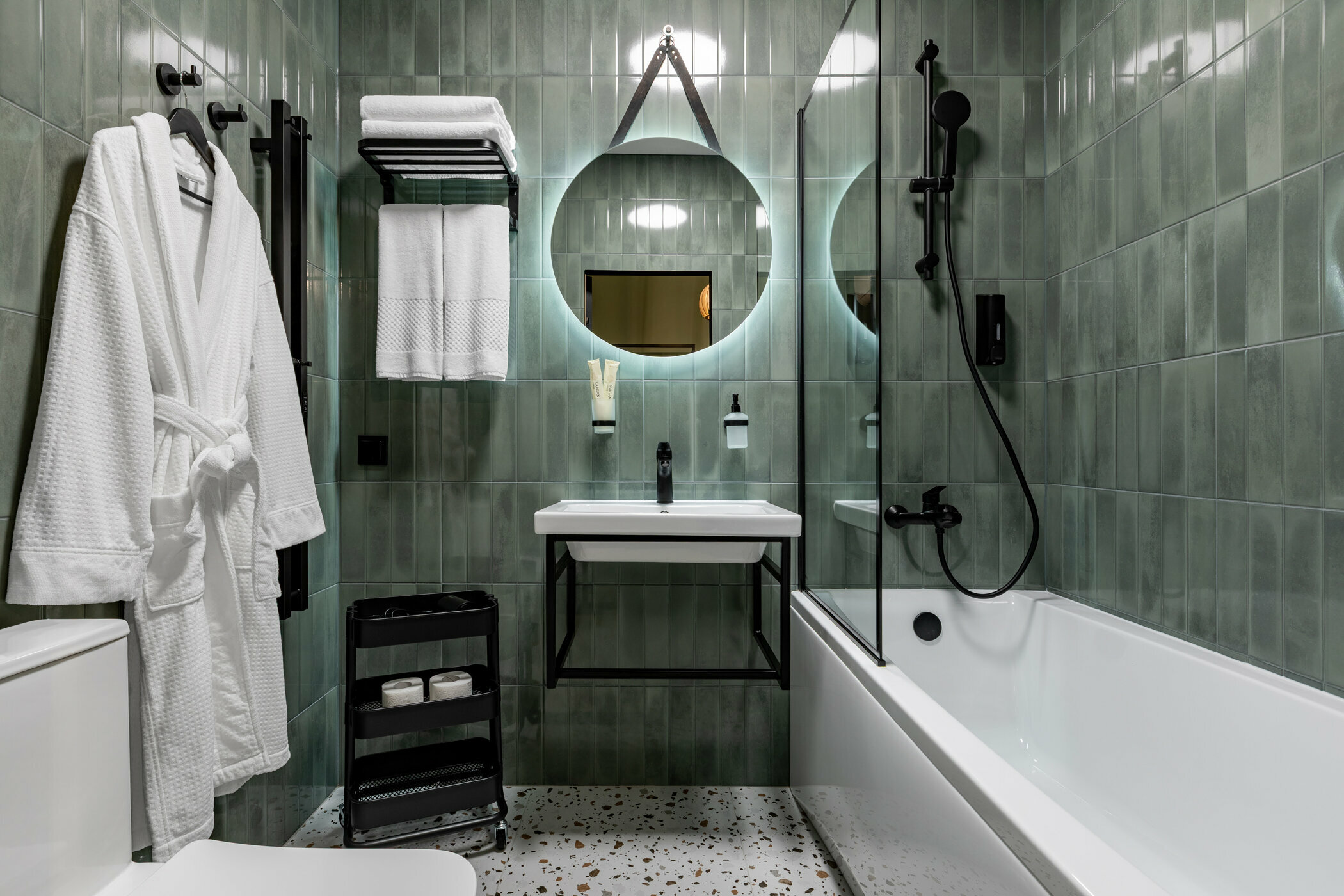 Cемейный номер с собственной ванной комнатой