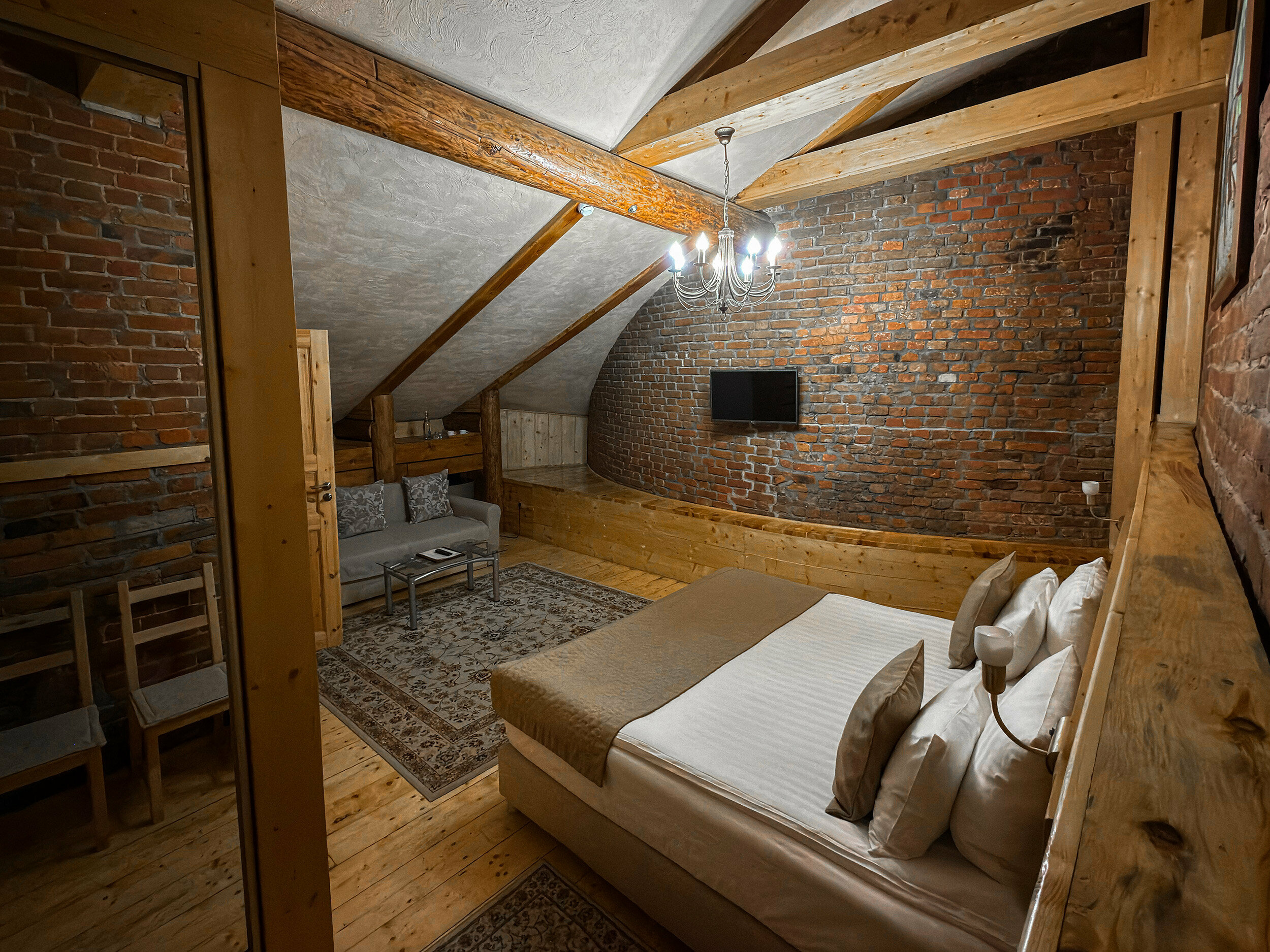 Улучшенный двухместный номер (без окна)