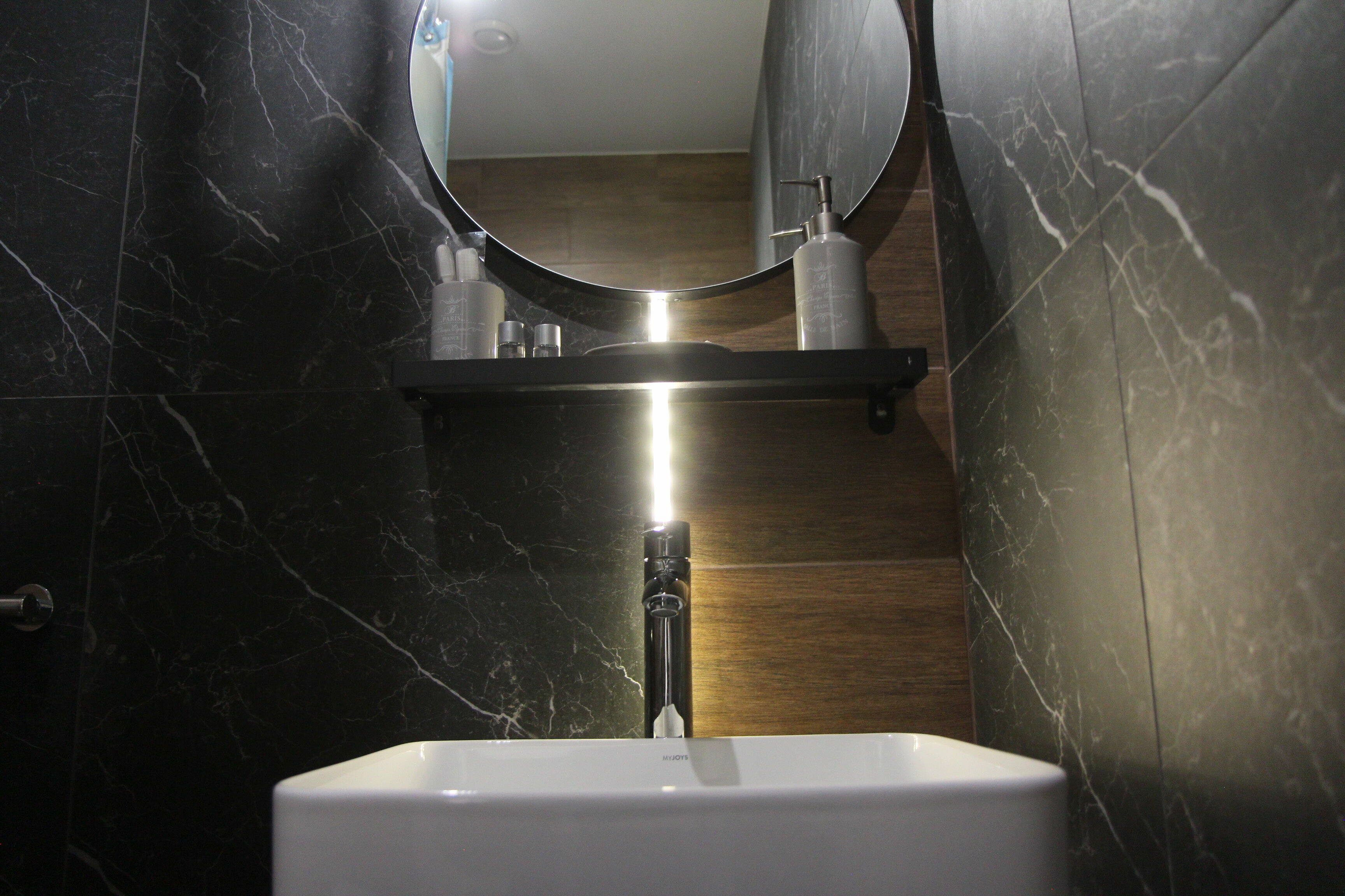 Четырехместный номер с душем