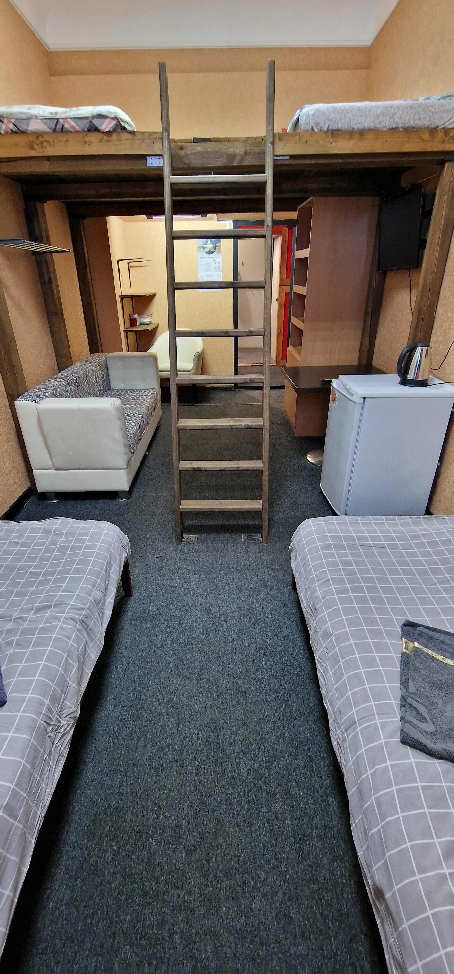 Двухуровневый четырехместный номер