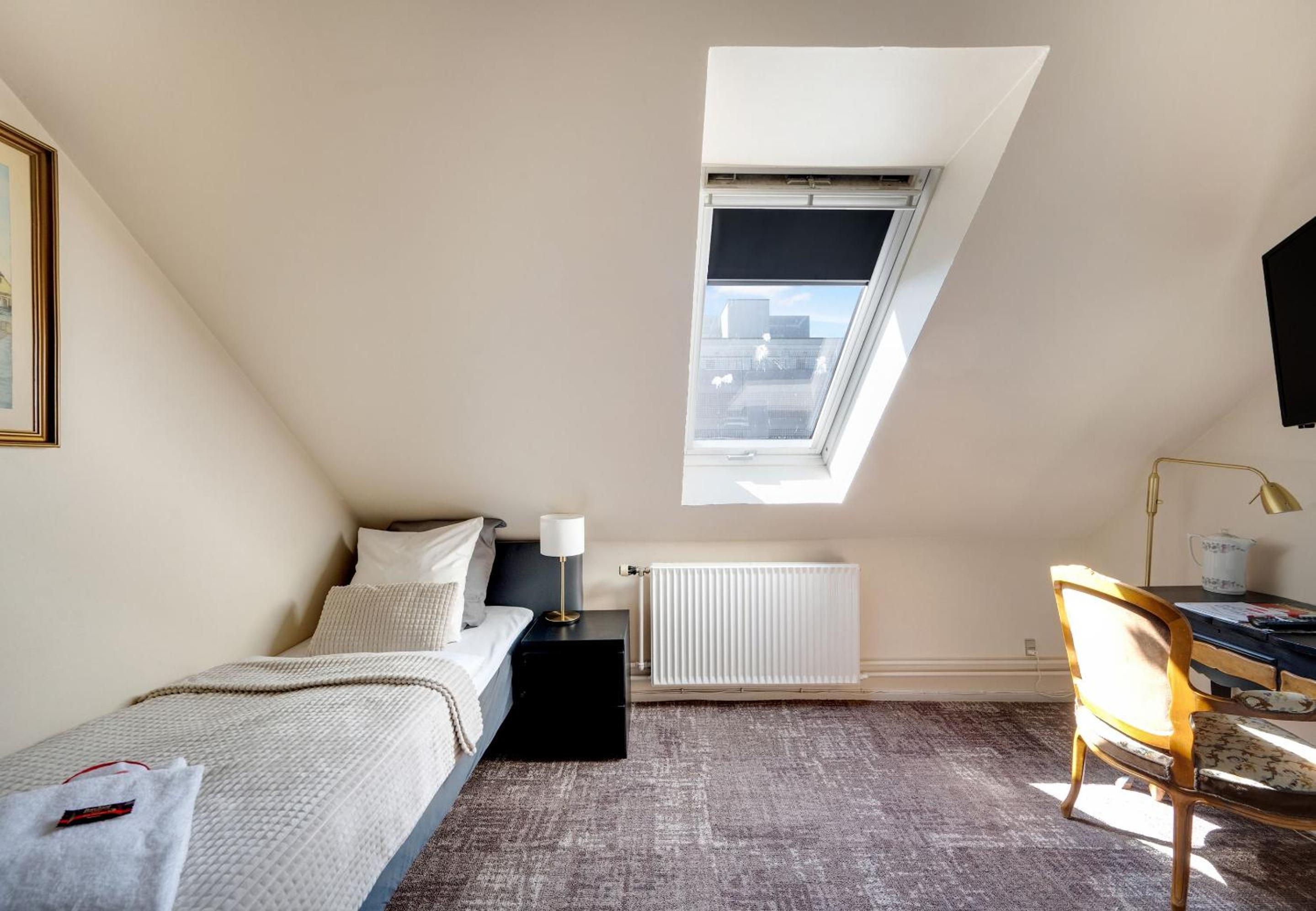 Standard Single Room