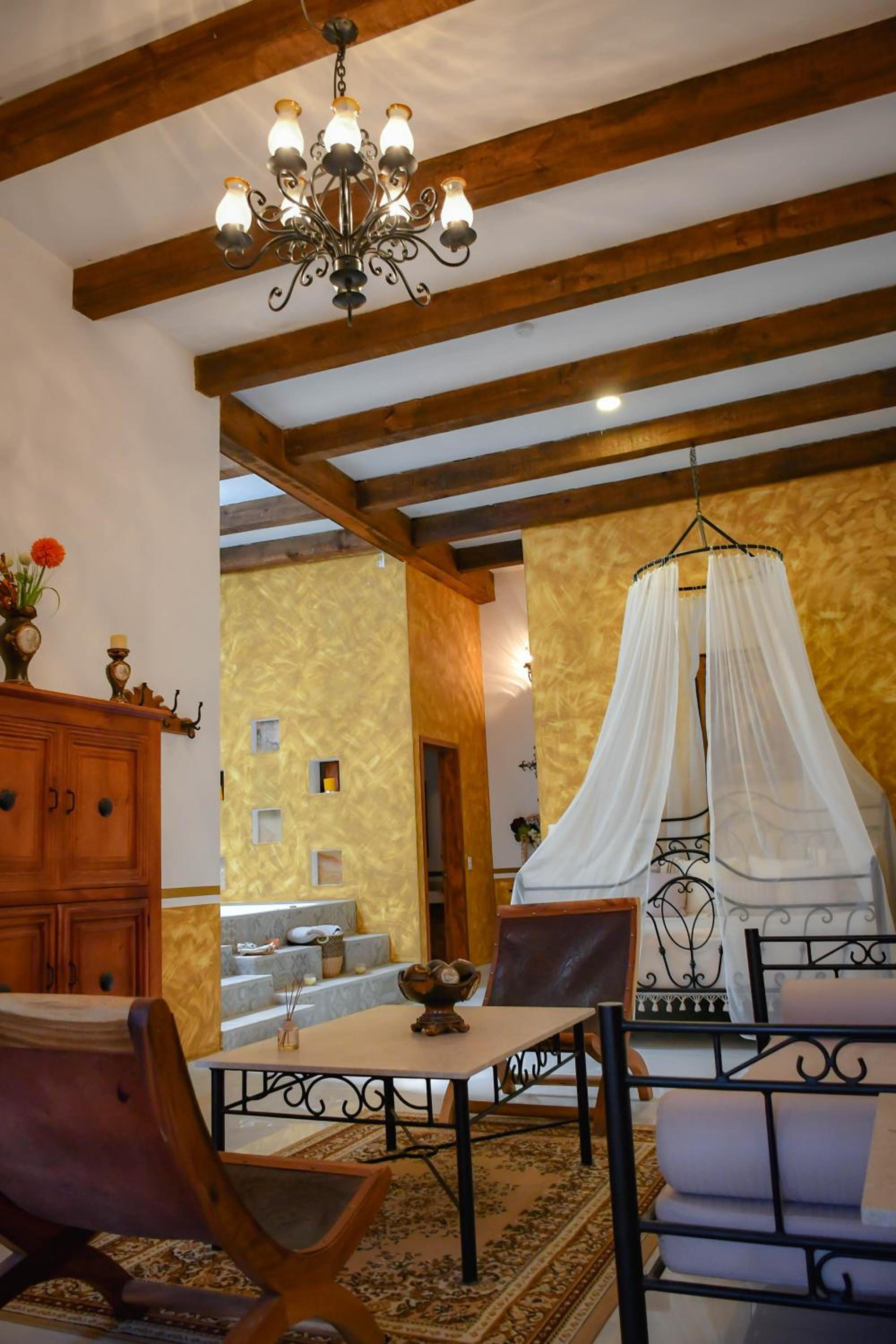 Deluxe Suite with Spa Bath