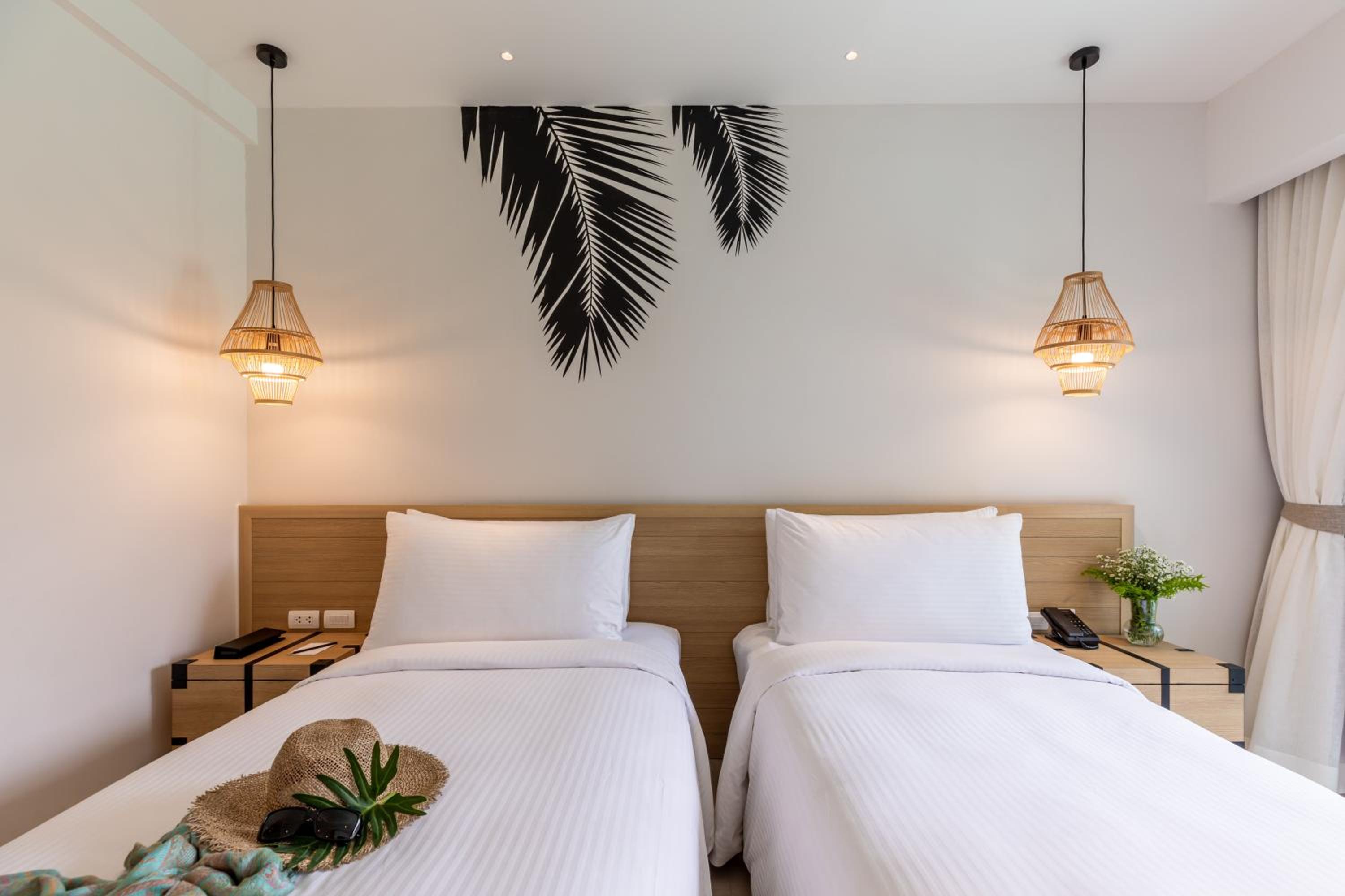 Deluxe Pool Access 2 Twins