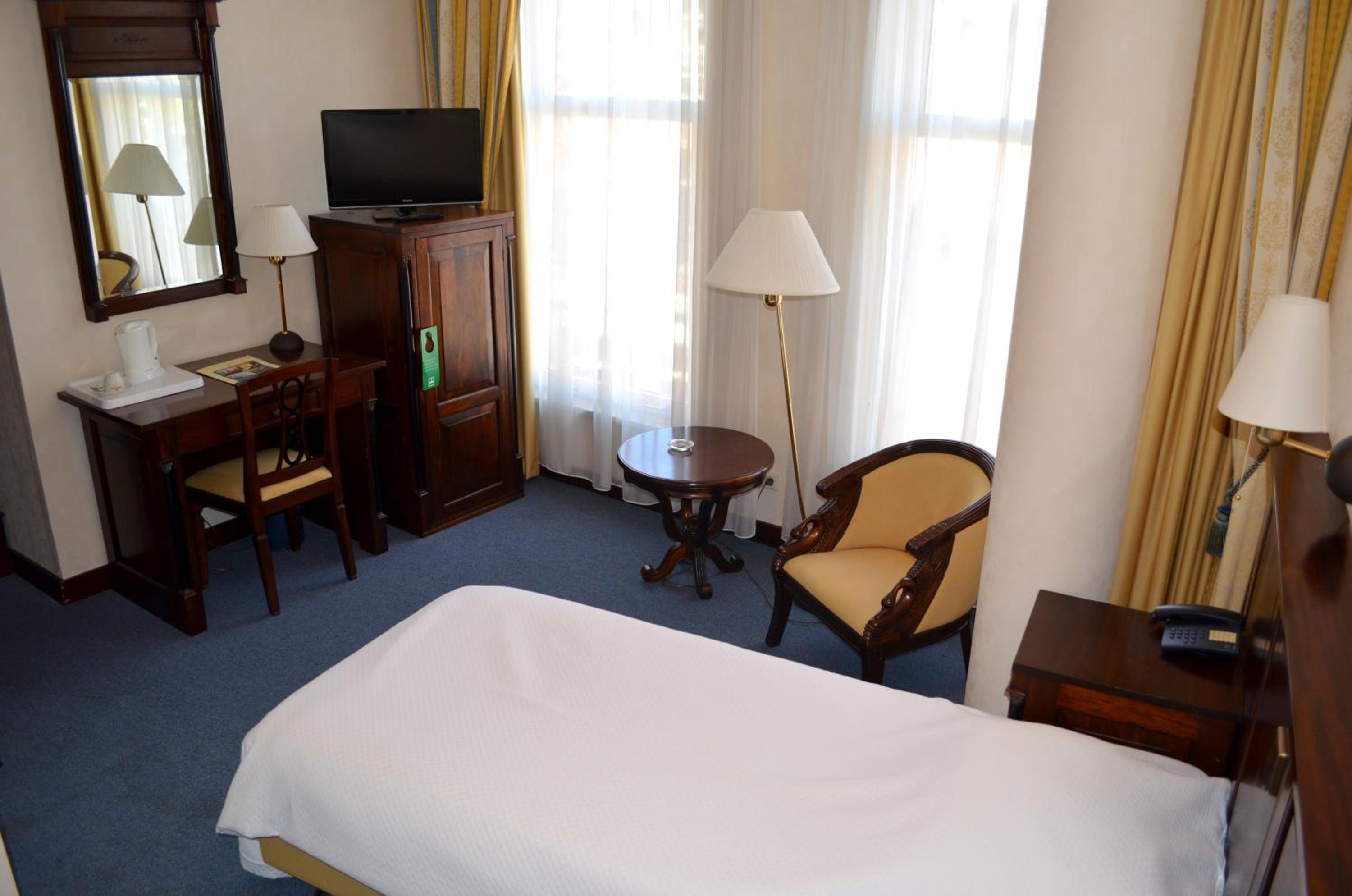 Single Room with Private Bathroom