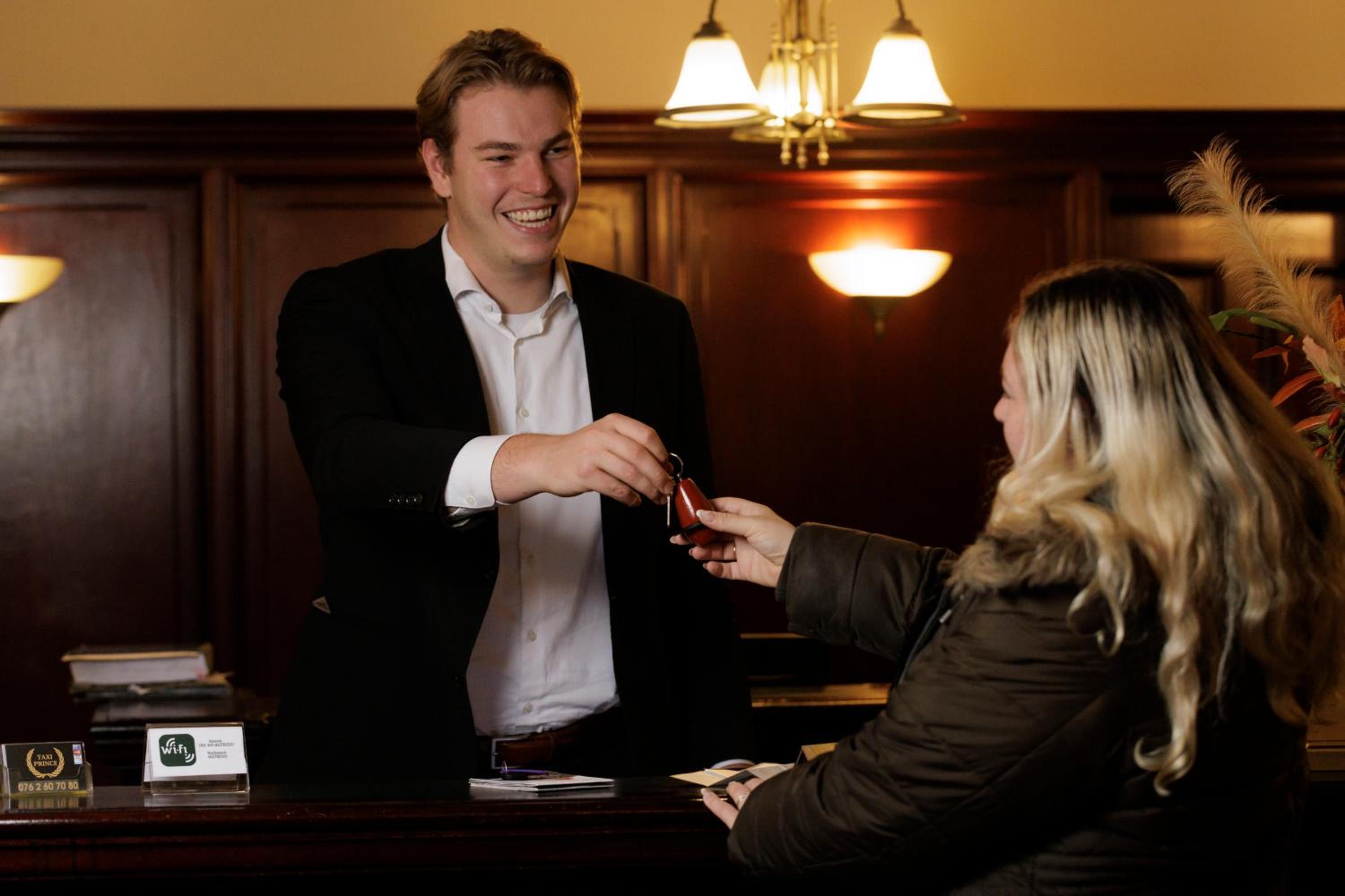 Basic Single Room with Queen Bed 