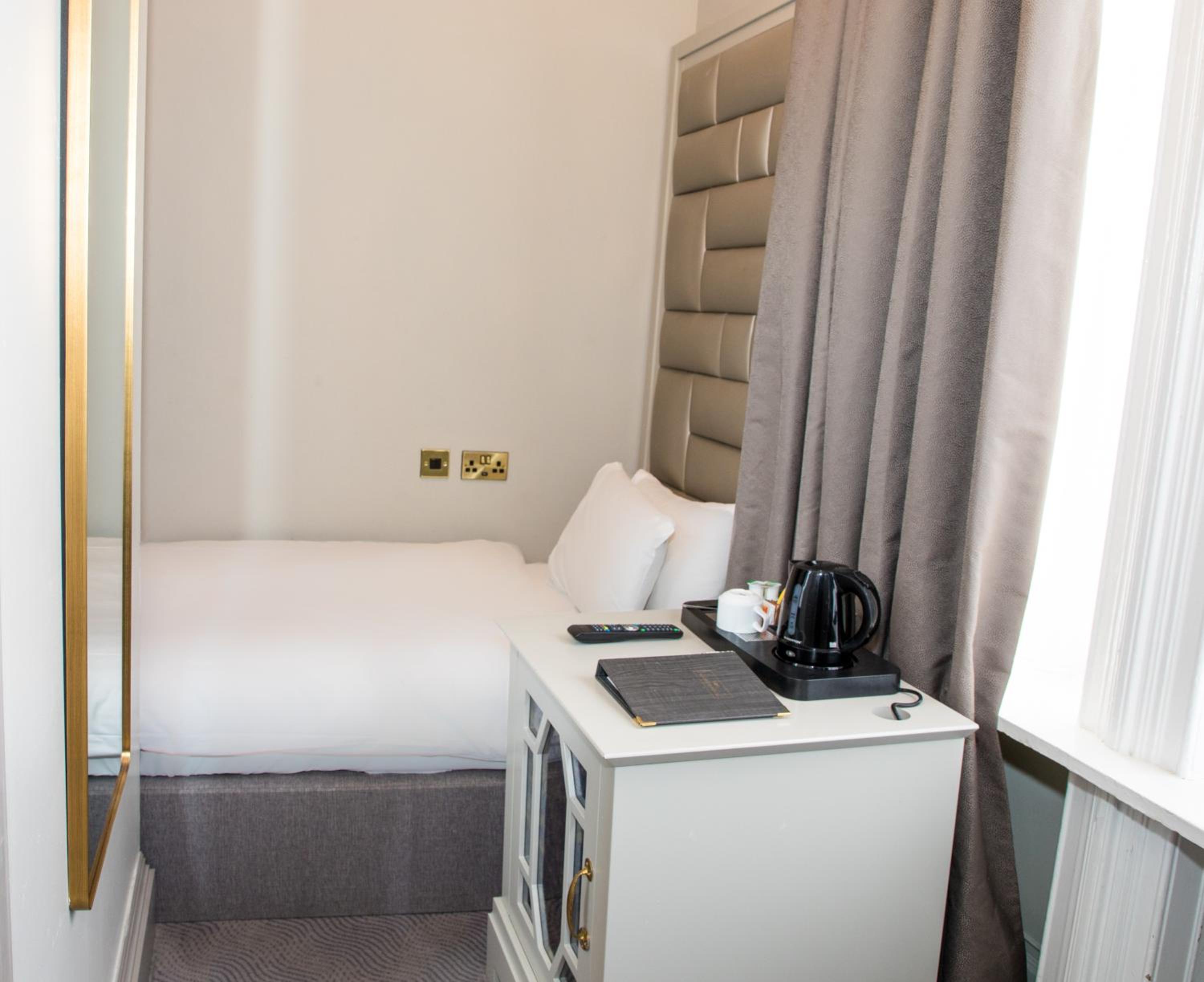 Boutique Individual Room