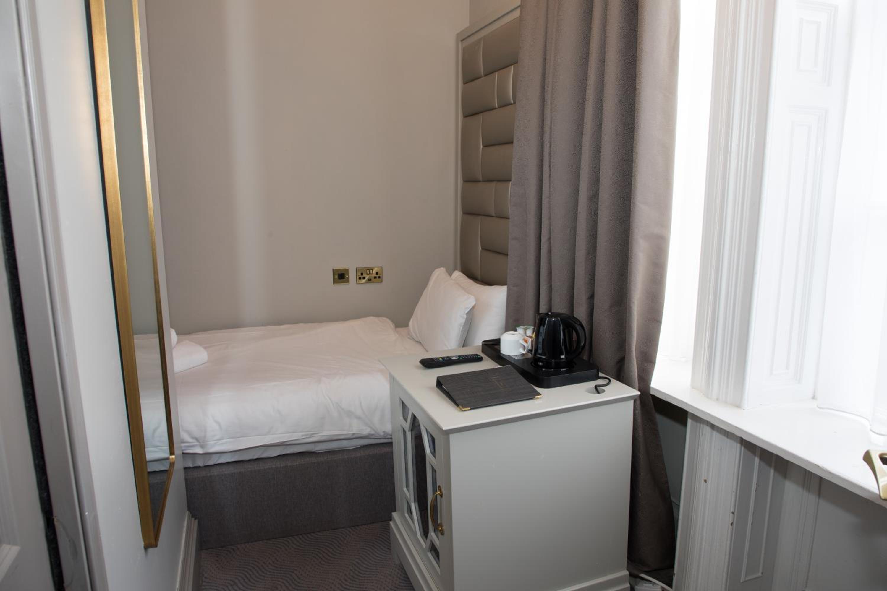 Boutique Individual Room