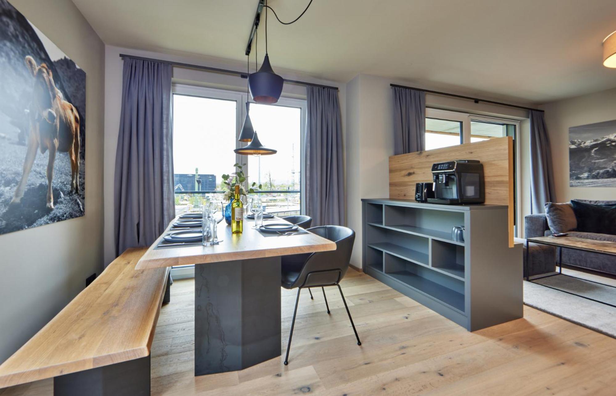 Two-Bedroom Apartment with Balcony and Mountain View 