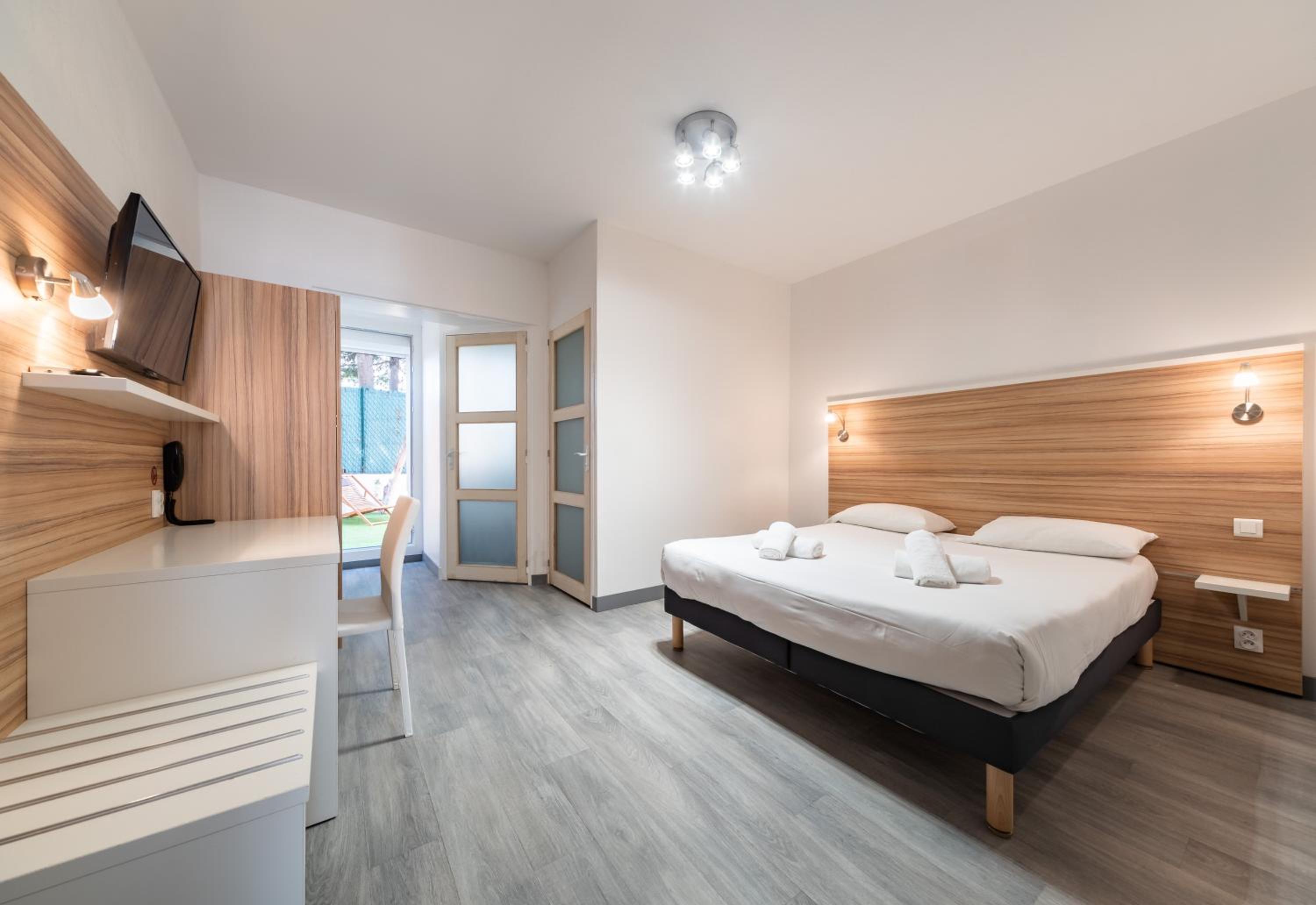 Superior Double Room 20 m2 with Private Terrace