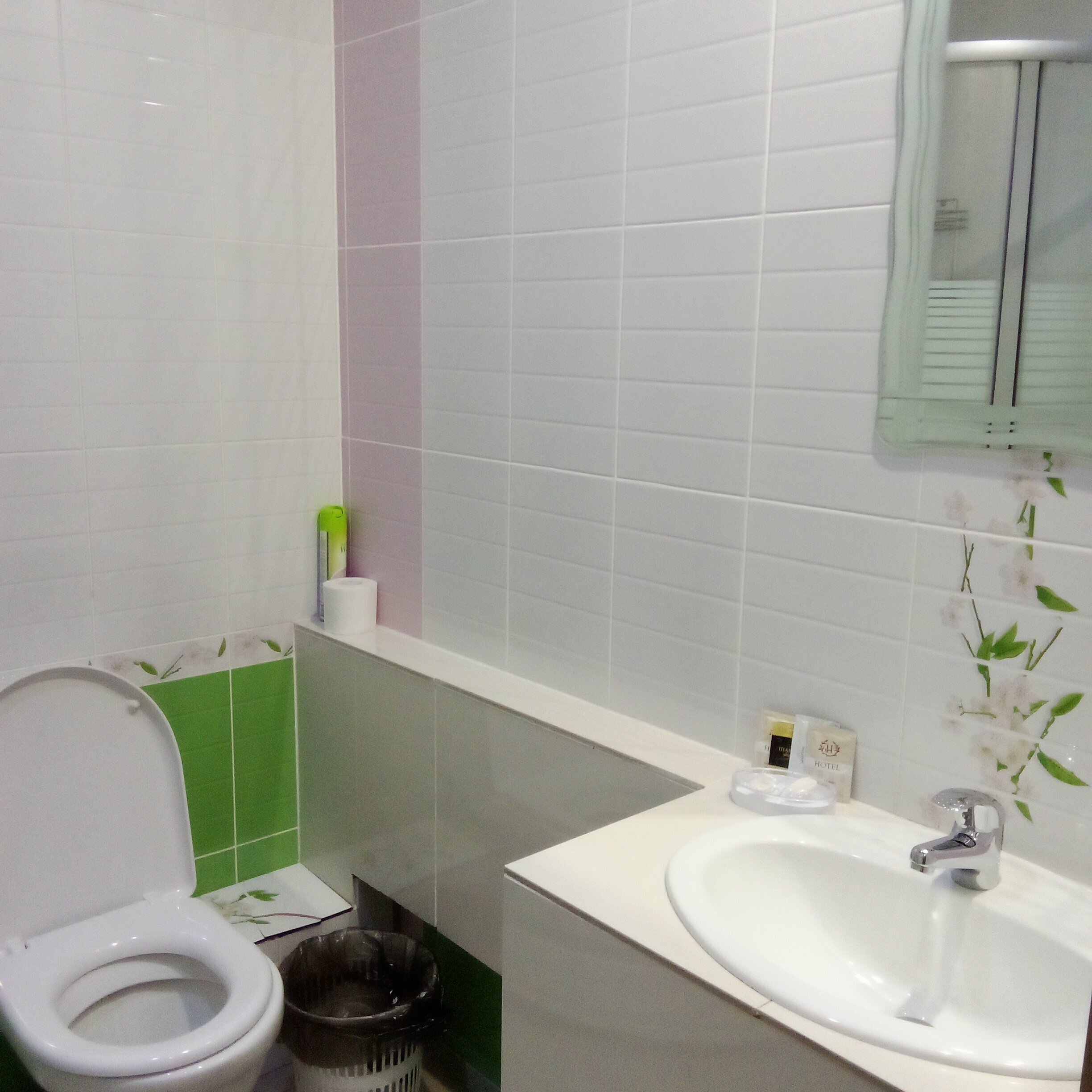 Односпальная кровать в общем номере