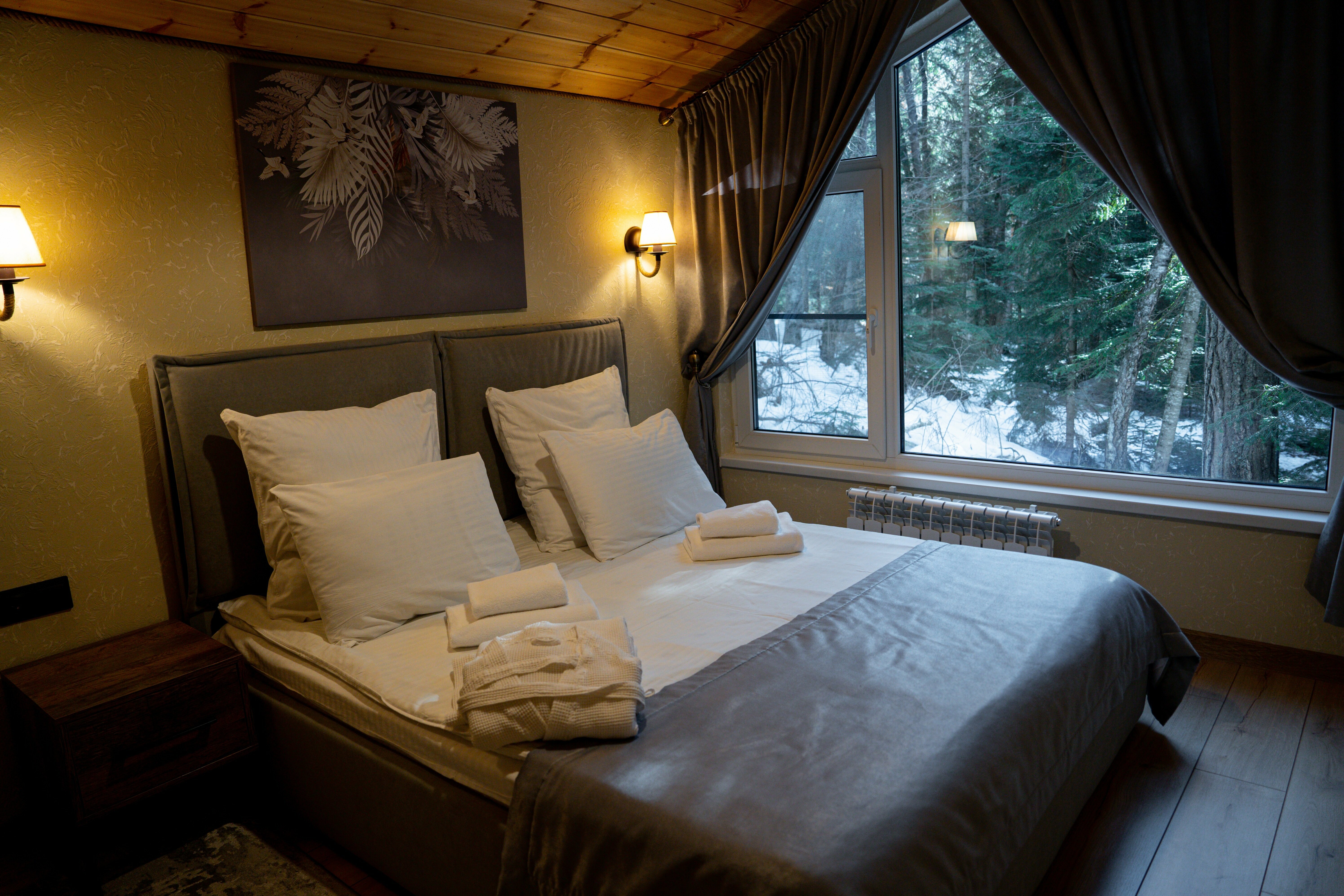 Шестиместный люкс с беседкой, террасой  и мангальной зоной