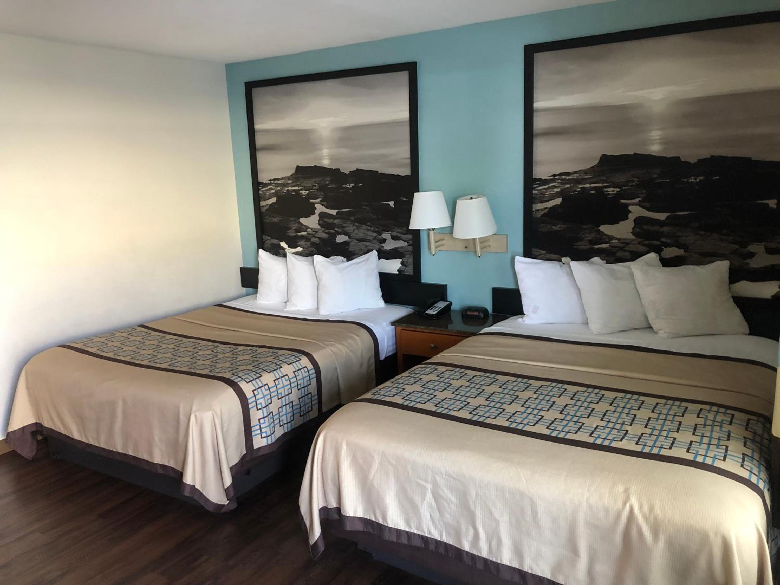 Queen Room with Two Queen Beds - Non-Smoking