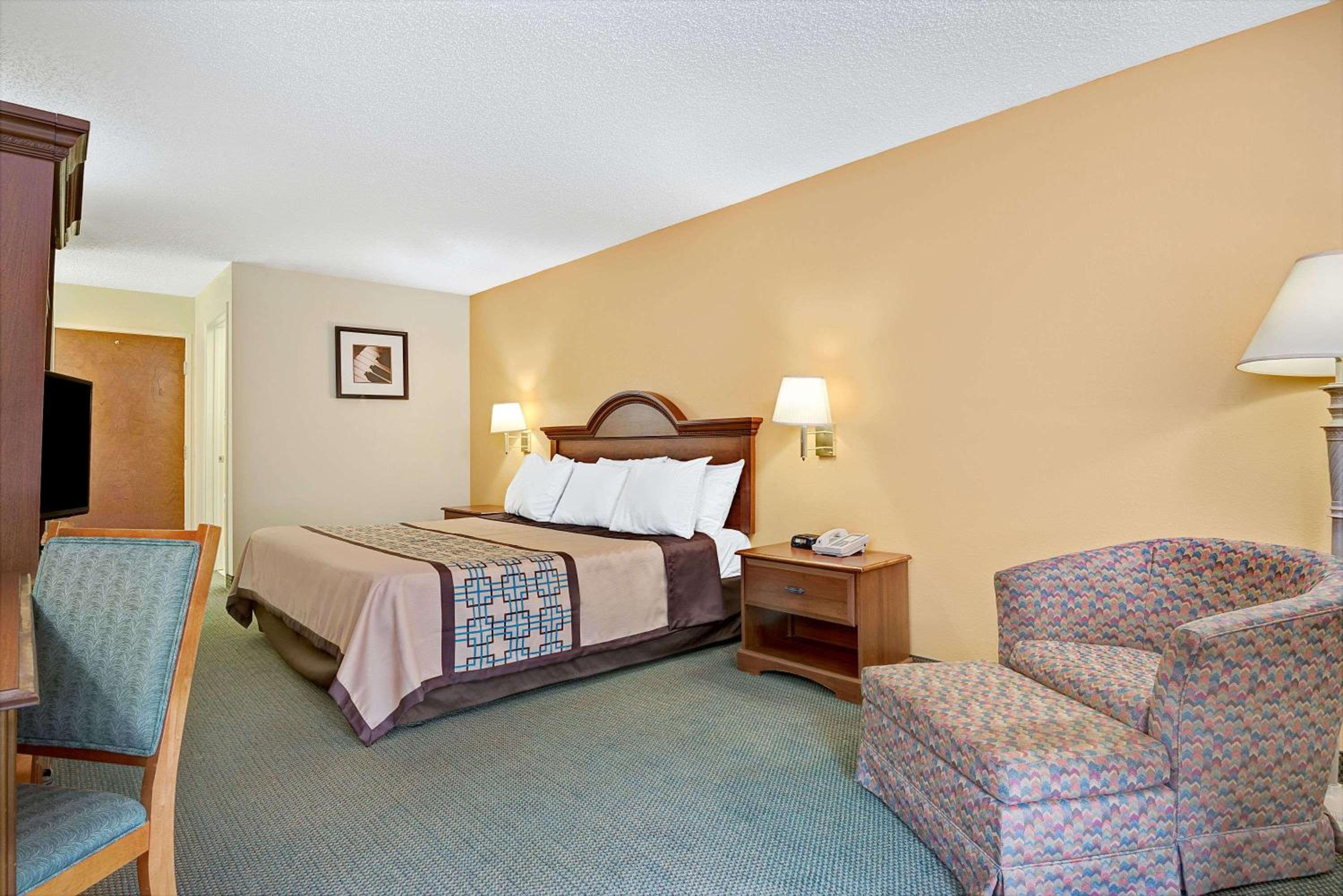 King Room - Disability Access/Non-Smoking