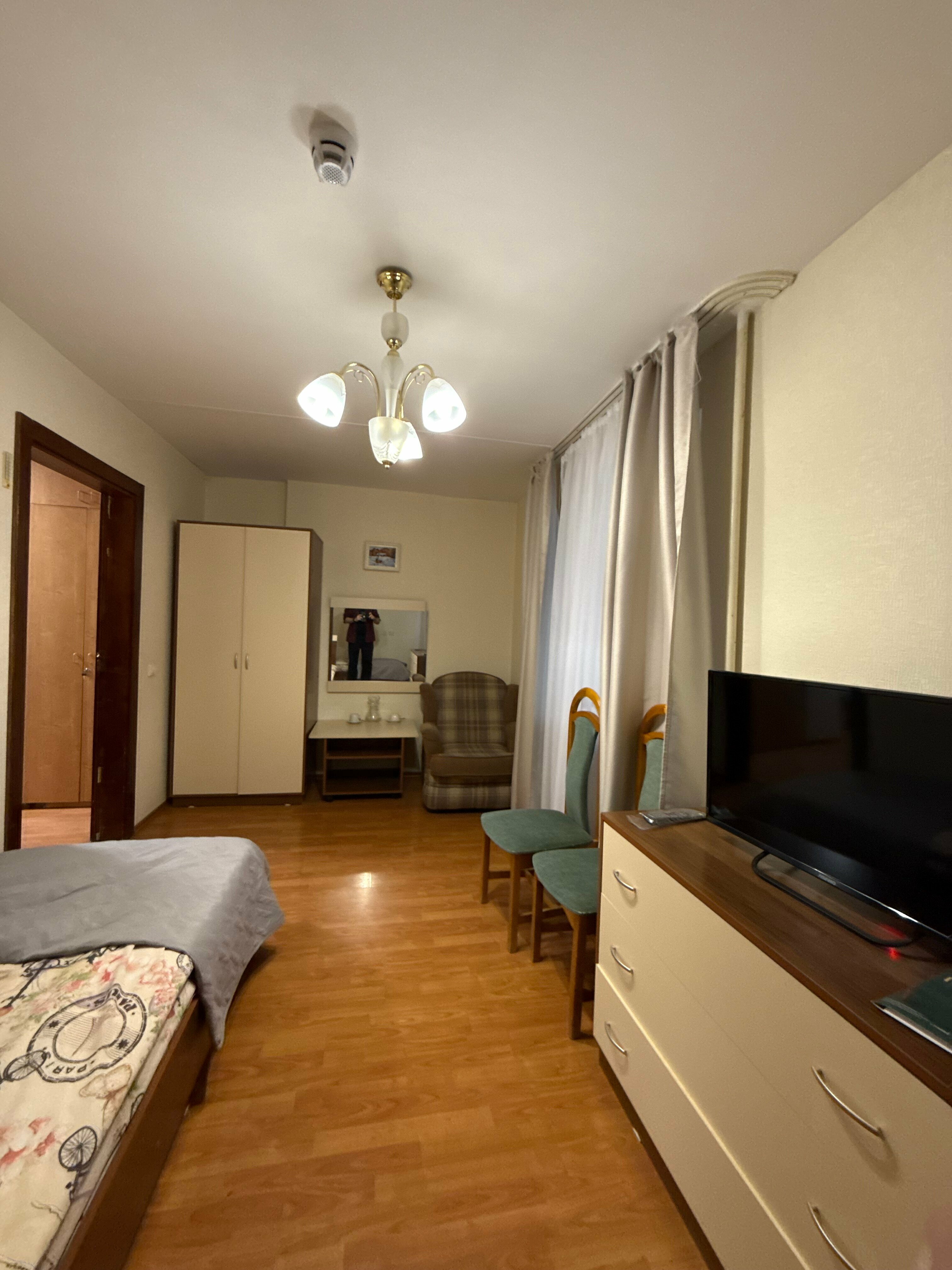 Просторный двухместный номер с 2 отдельными кроватями