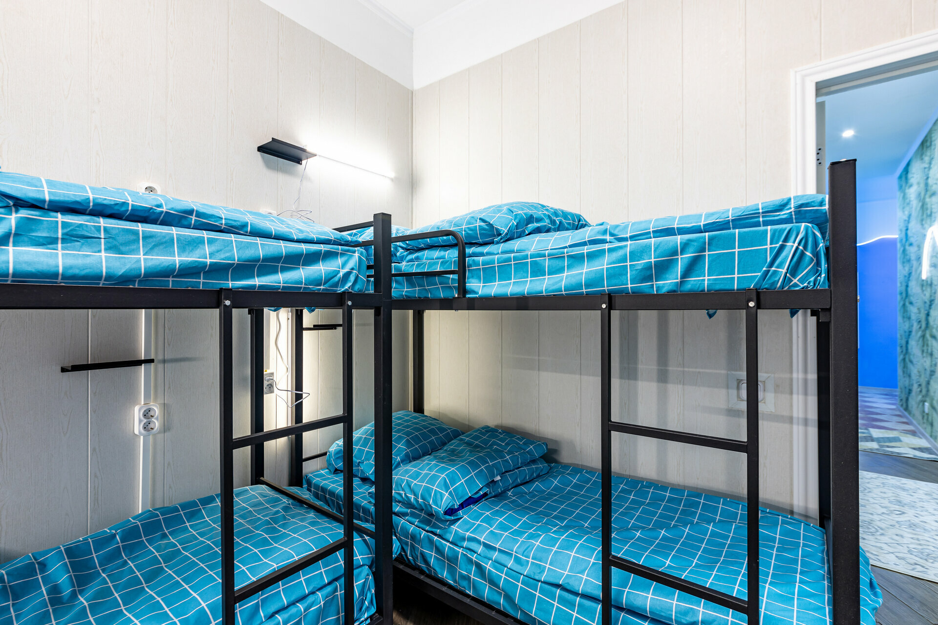 Кровать в общем 6-местном номере