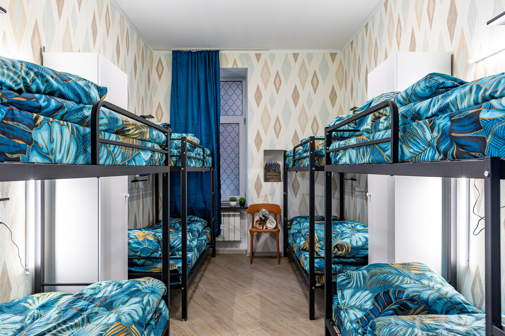 Кровать в общем 8-местном номере