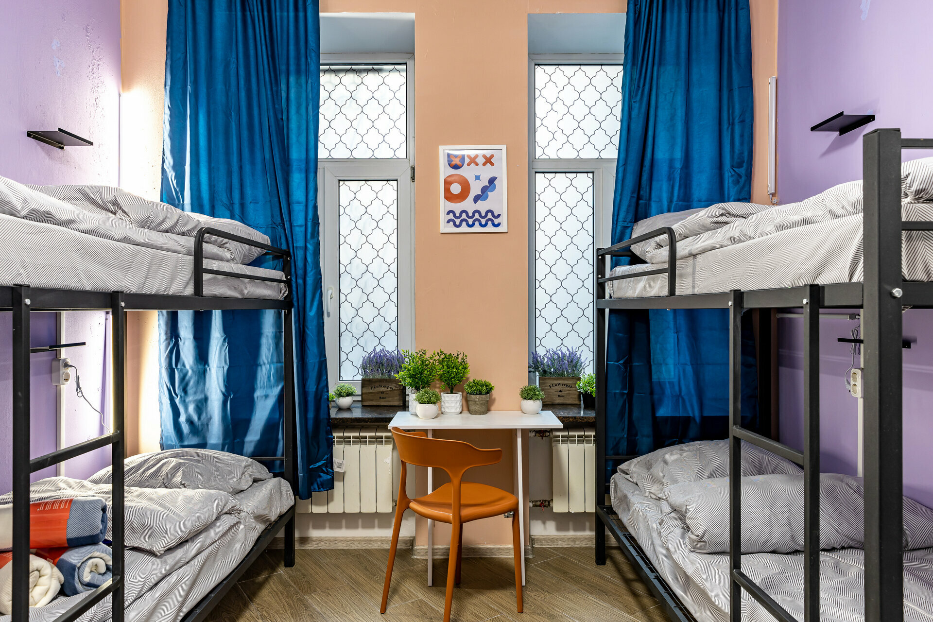 Кровать в общем 8-местном номере