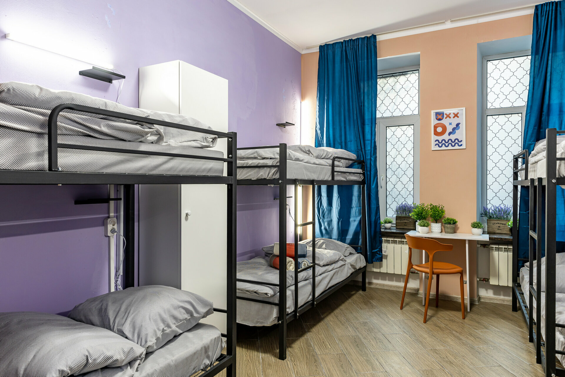 Кровать в общем 8-местном номере