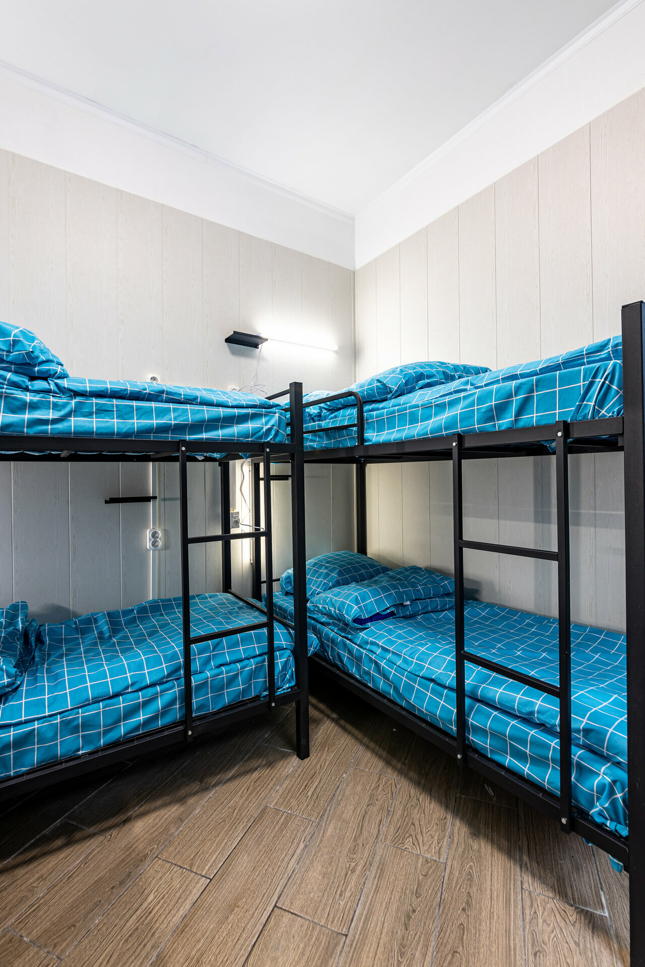 Кровать в общем 6-местном номере