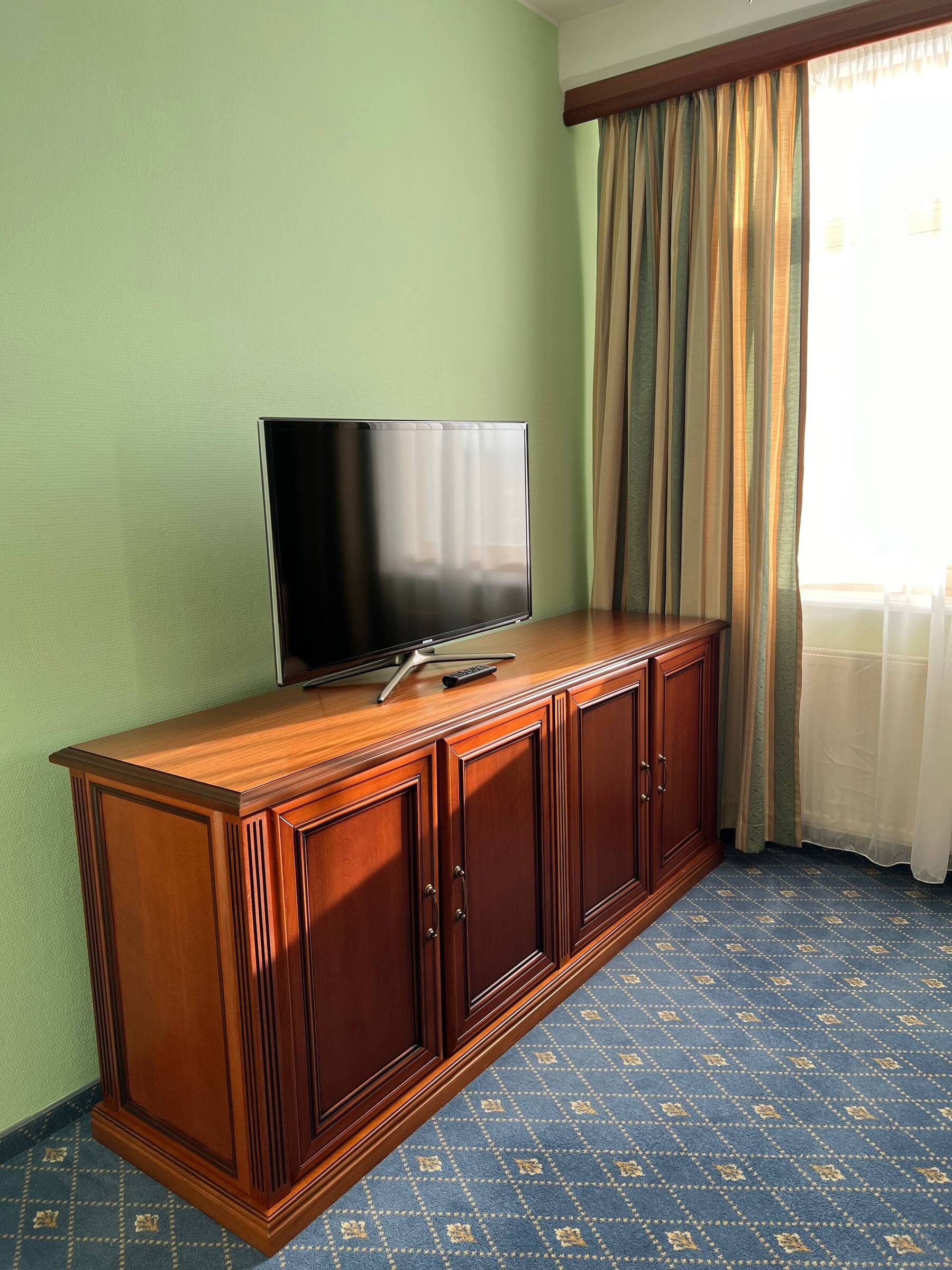 Улучшенный люкс