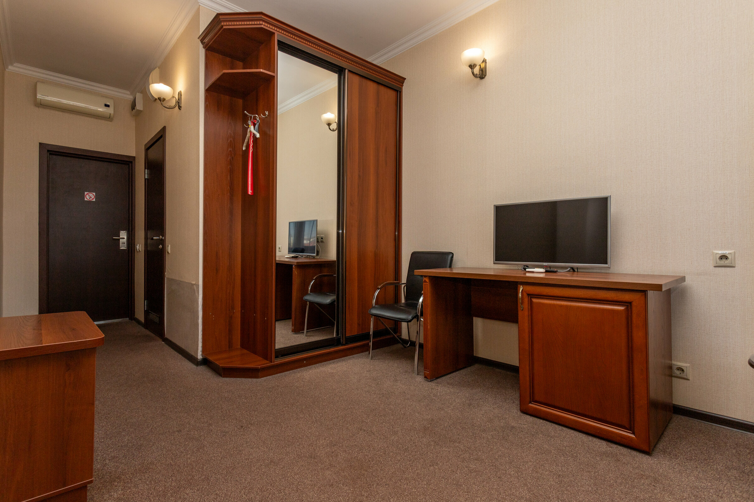 Улучшенный номер с кроватью размера «king-size» или 2 отдельными кроватями