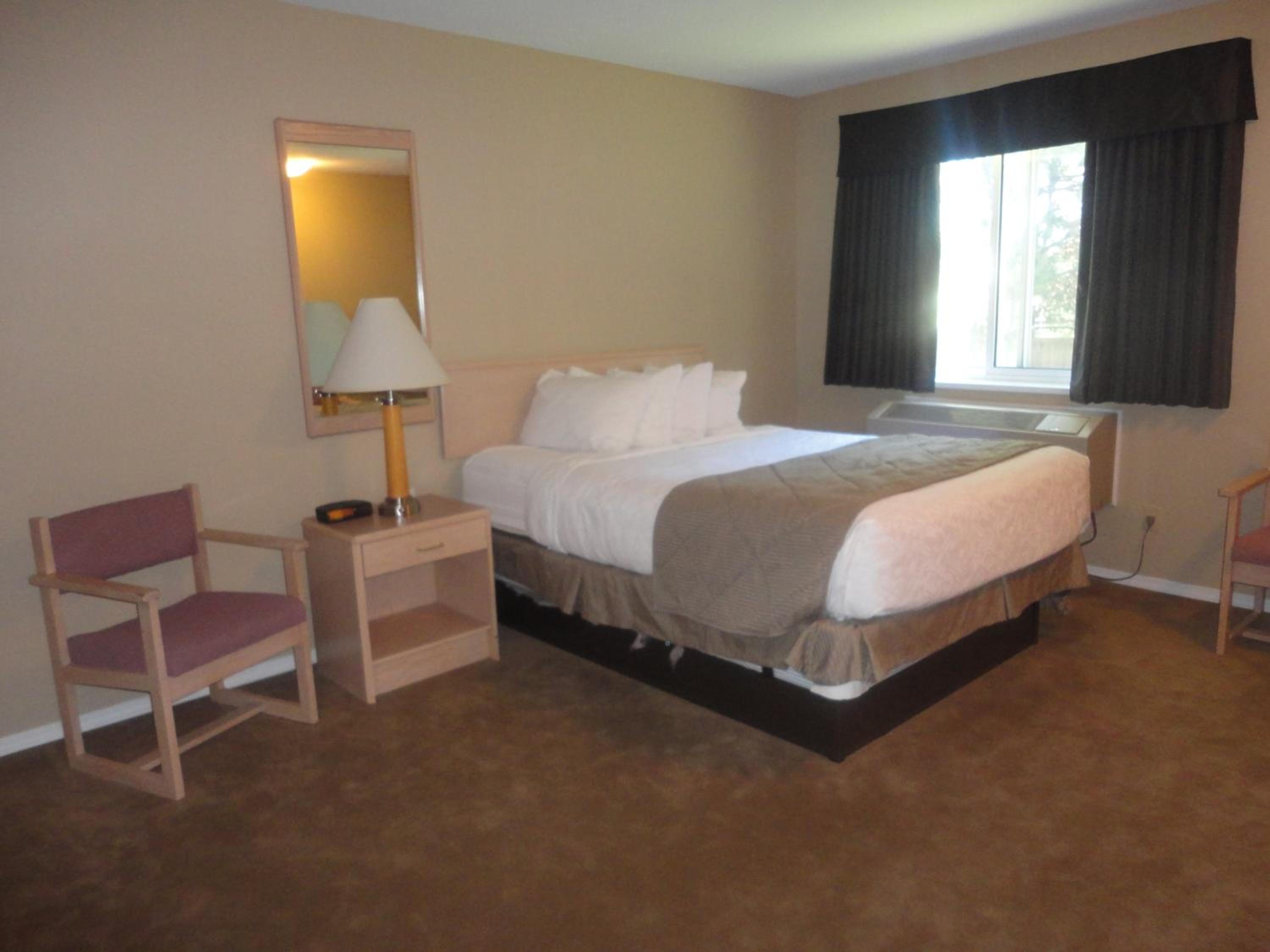 Queen Room - Disability Access - Non-Smoking