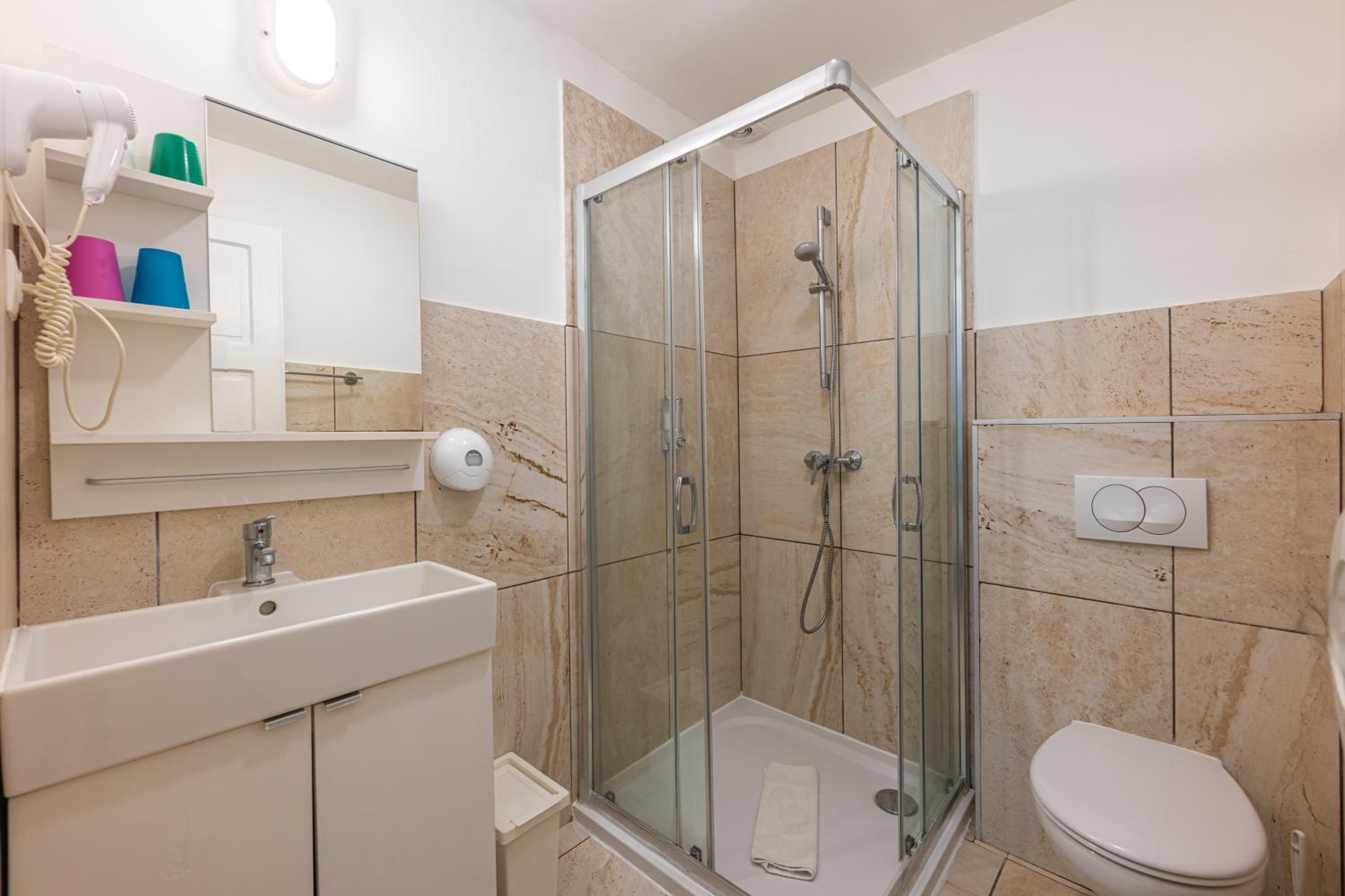 Large Studio - Ground Floor