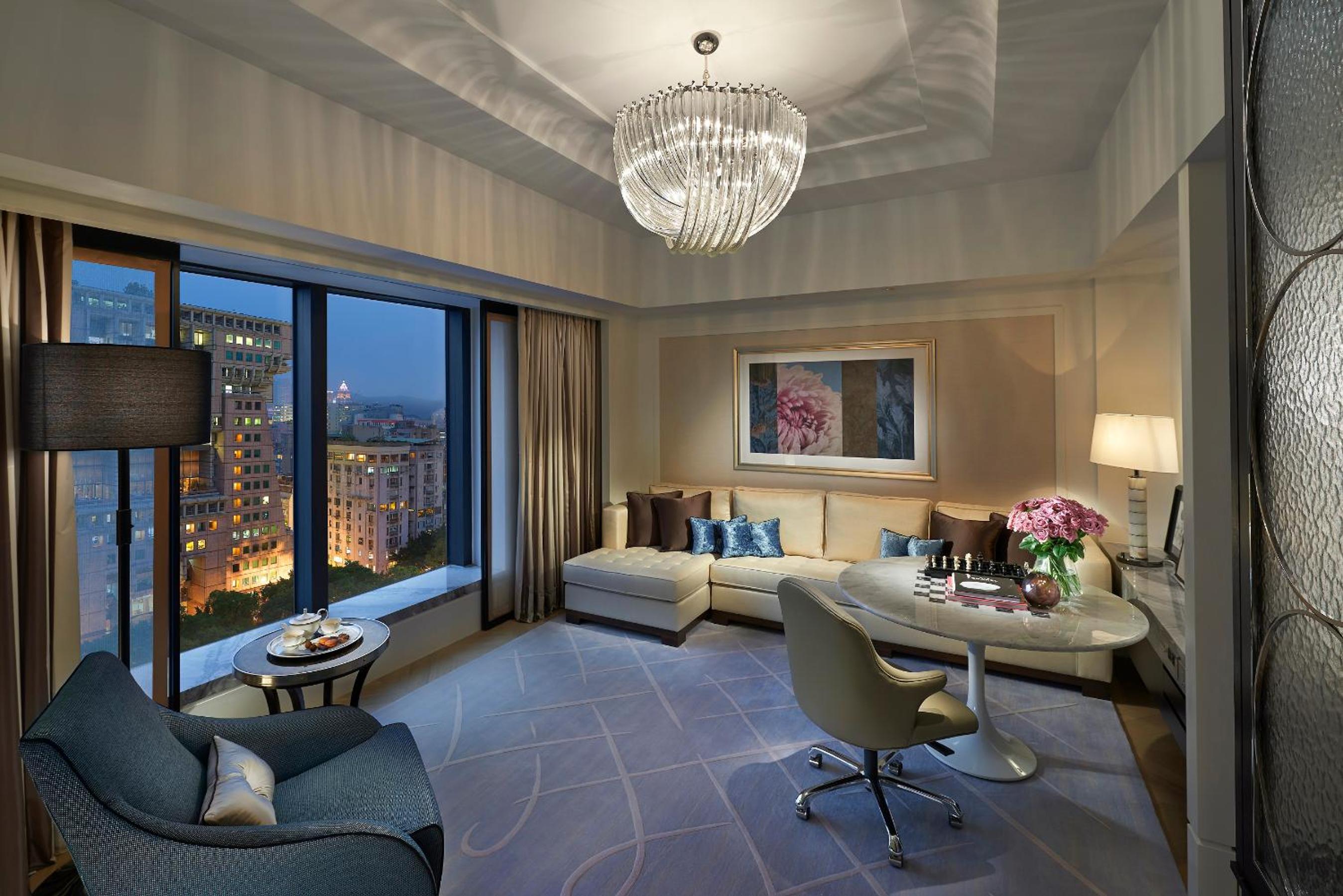 Club City Suite