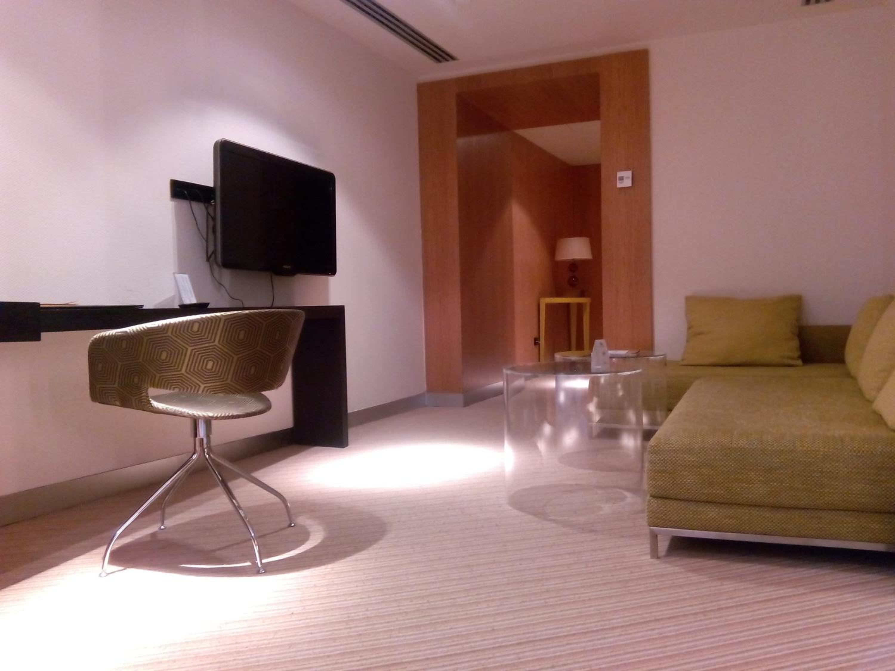 Double or Twin Room with Sitting Area