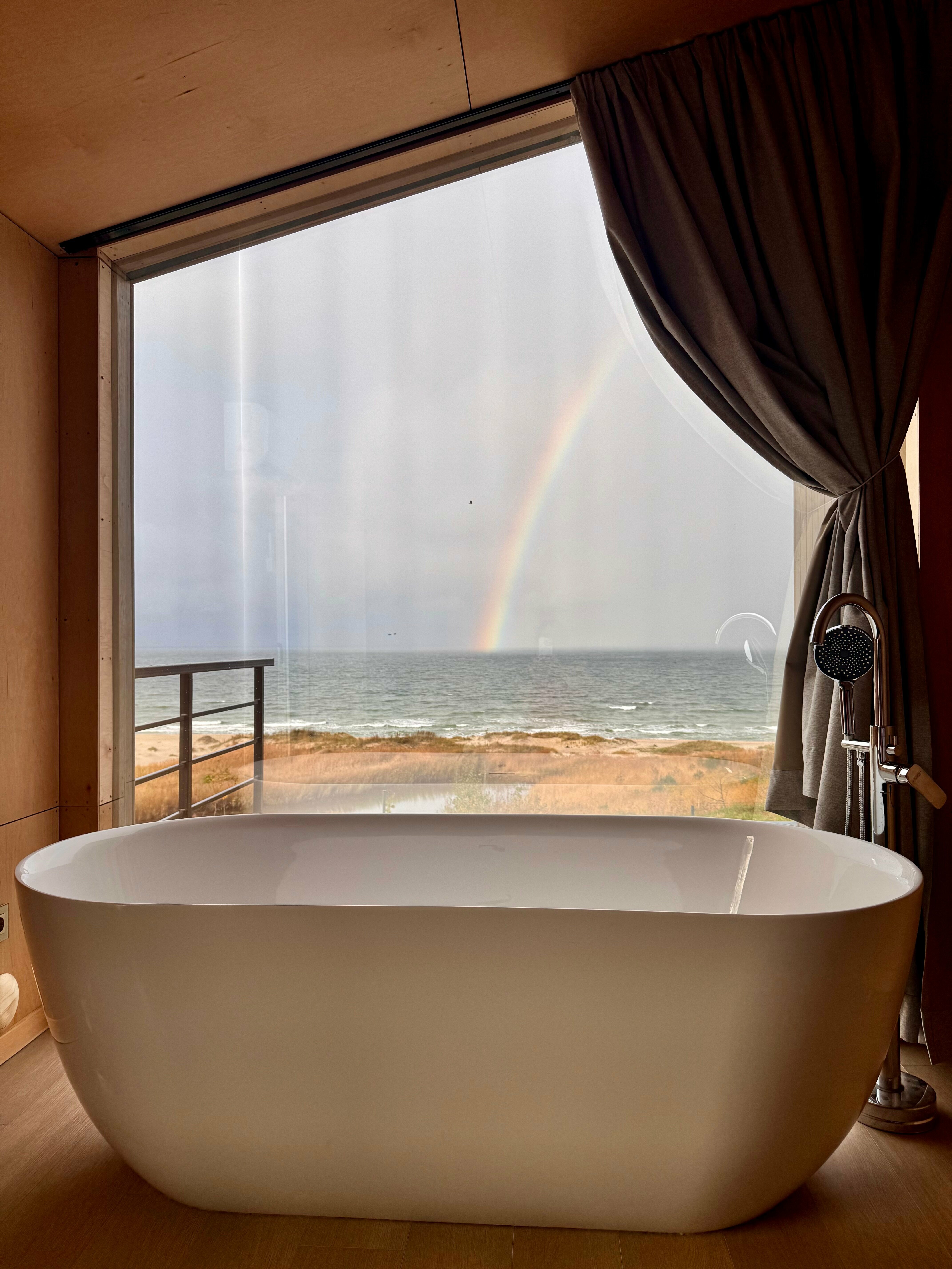 Лодж с ванной и панорамным видом на море