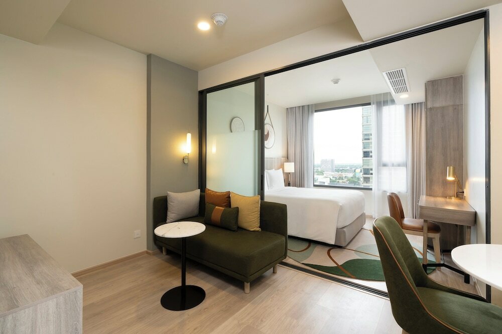 Studio Suite, 1 Queen Bed, Kitchen