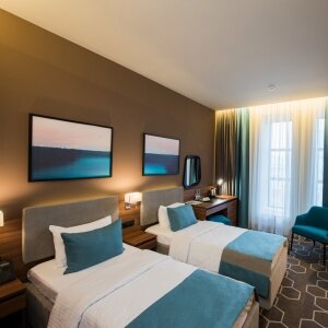 СТАНДАРТНЫЙ С ДВУМЯ ОДНОСПАЛЬНЫМИ КРОВАТЯМИ