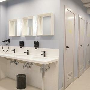 КРОВАТЬ В ОБЩЕМ НОМЕРЕ ДЛЯ ЖЕНЩИН С 14 КРОВАТЯМИ