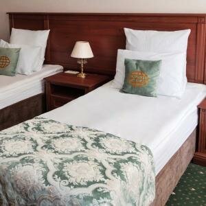 ДВУХМЕСТНЫЙ ДЕЛЮКС С 1 БОЛЬШОЙ КРОВАТЬЮ ИЛИ ДВУМЯ РАЗДЕЛЬНЫМИ КРОВАТЯМИ