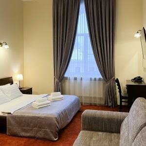 Улучшенный с гидромассажной ванной и диваном