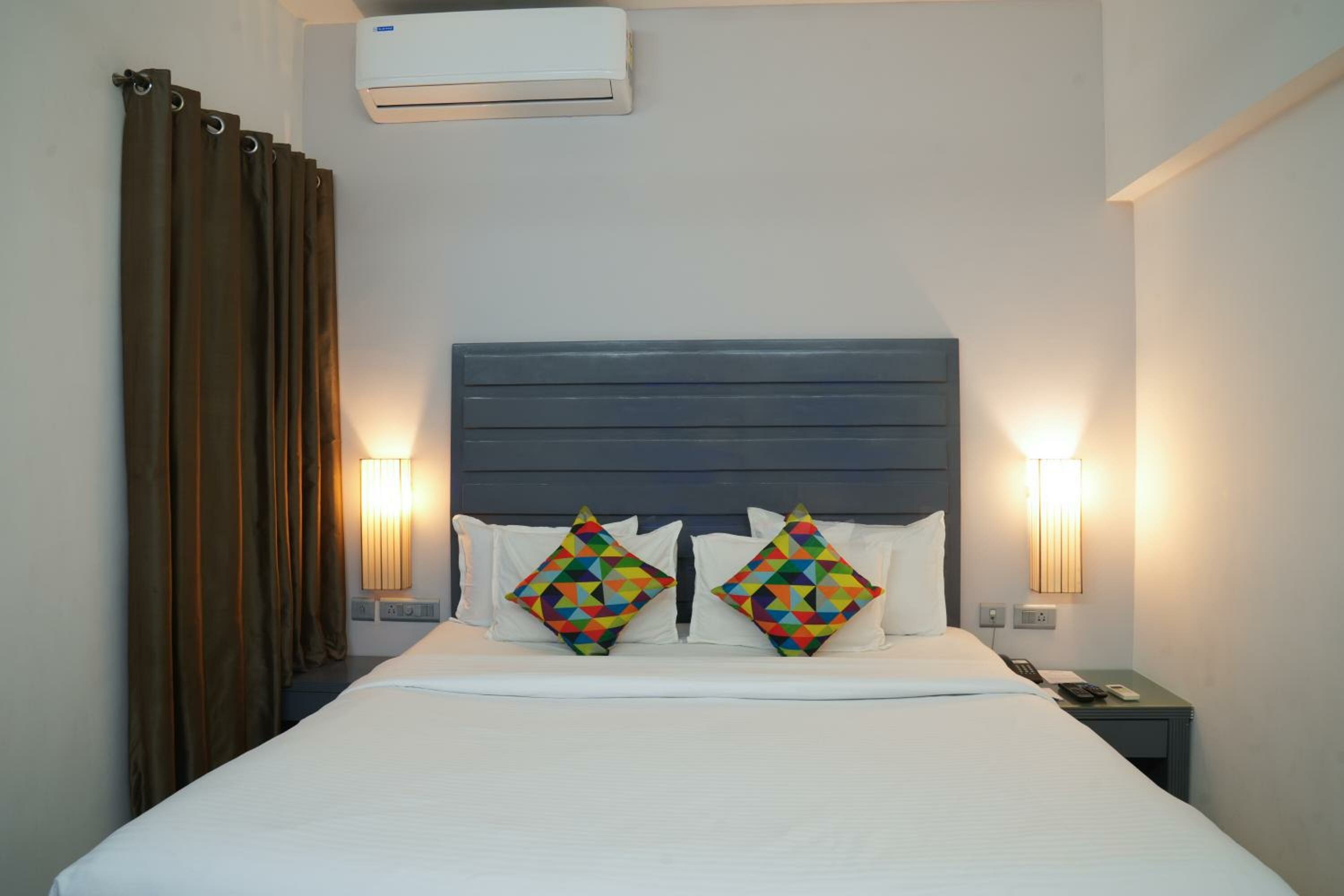 Superior Garden View Room with Balcony