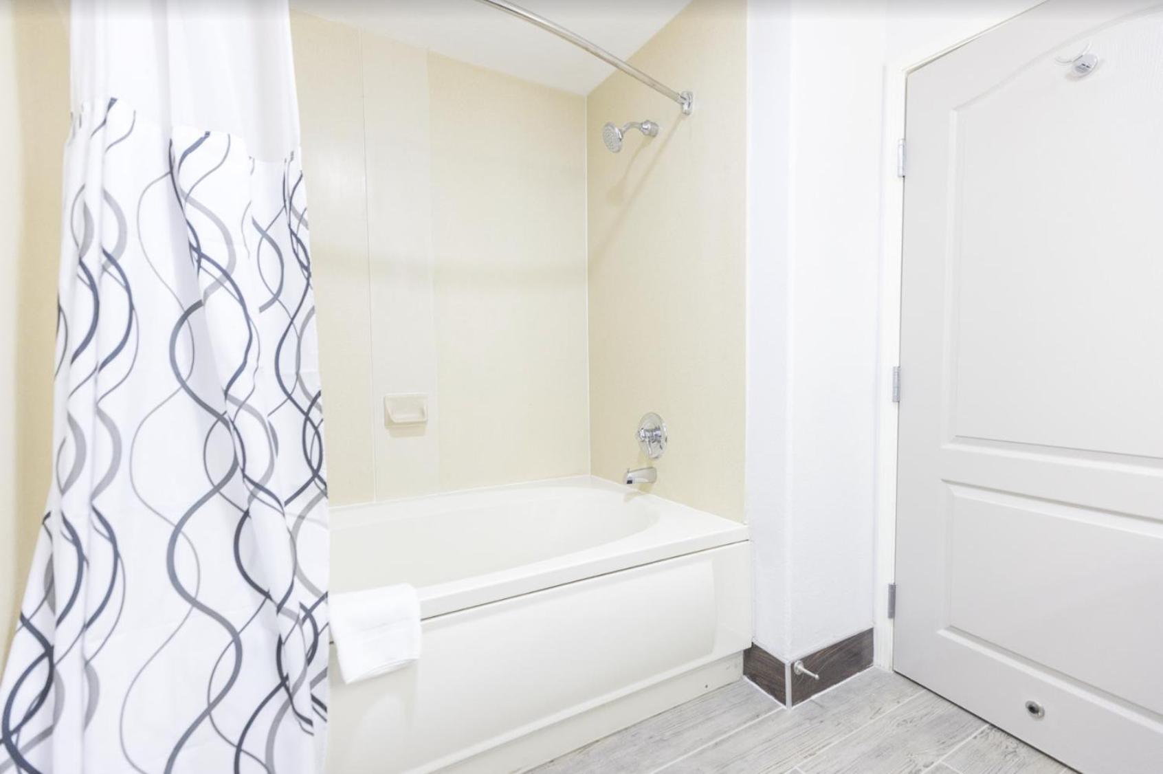 King Suite - Non Smoking