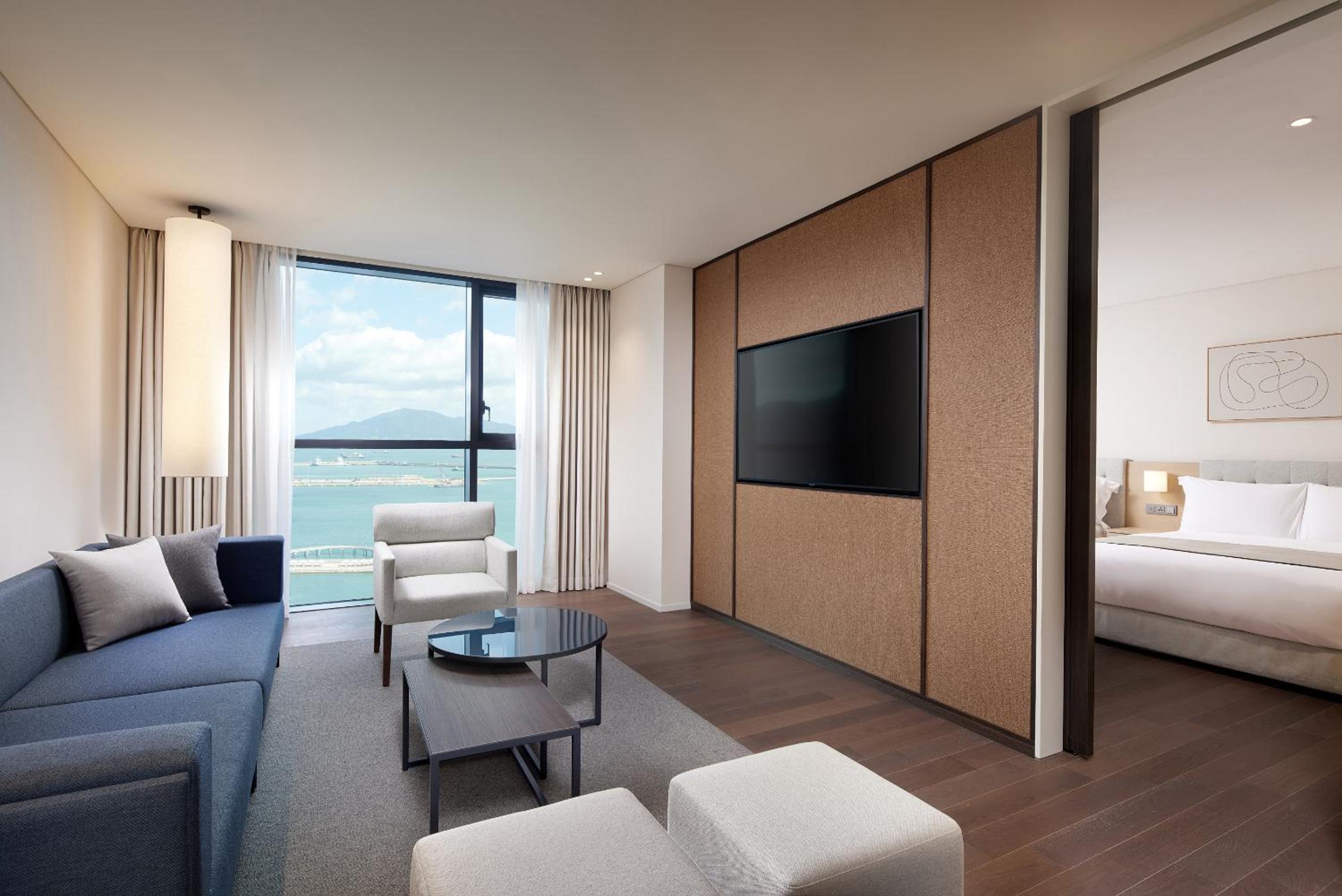 Grand Suite Twin with Ocean View
