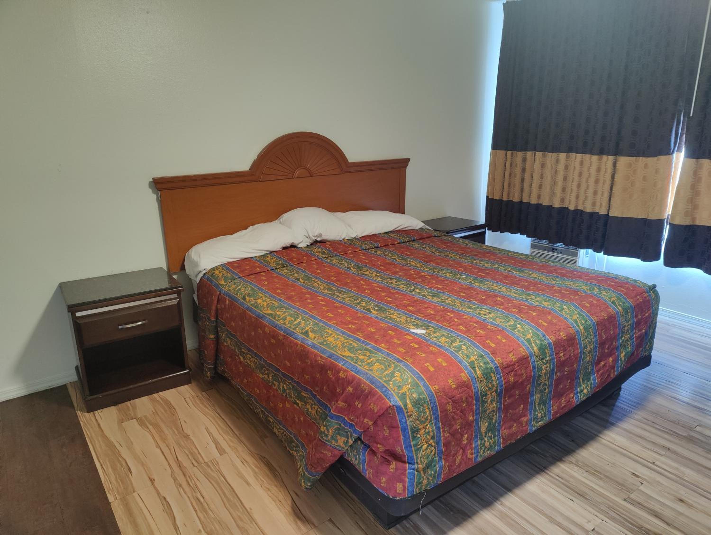 King Room With Balcony