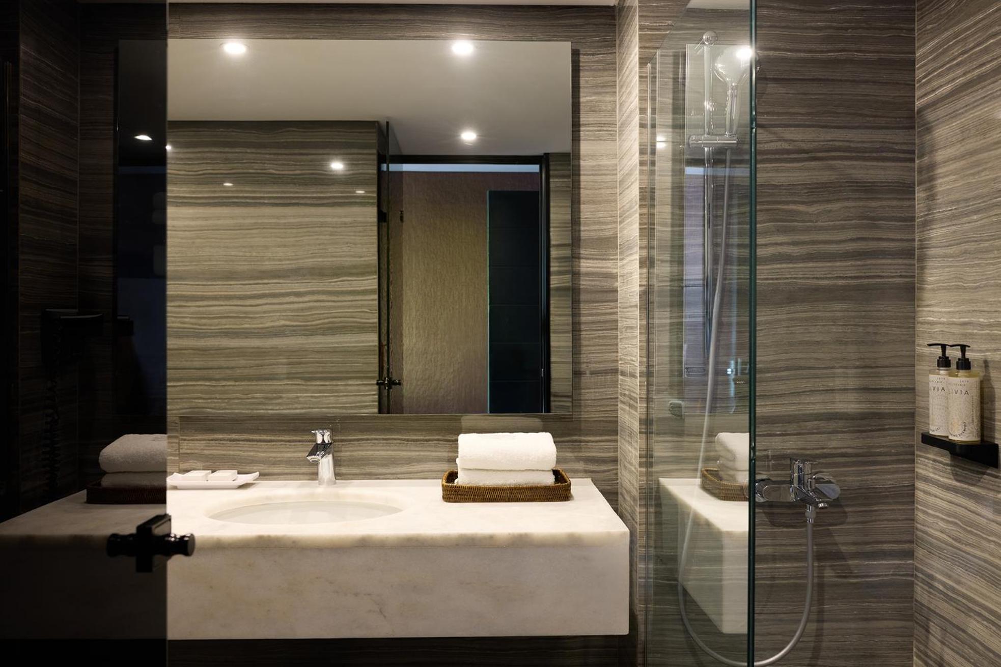 3 Single Classic Triple City View Room