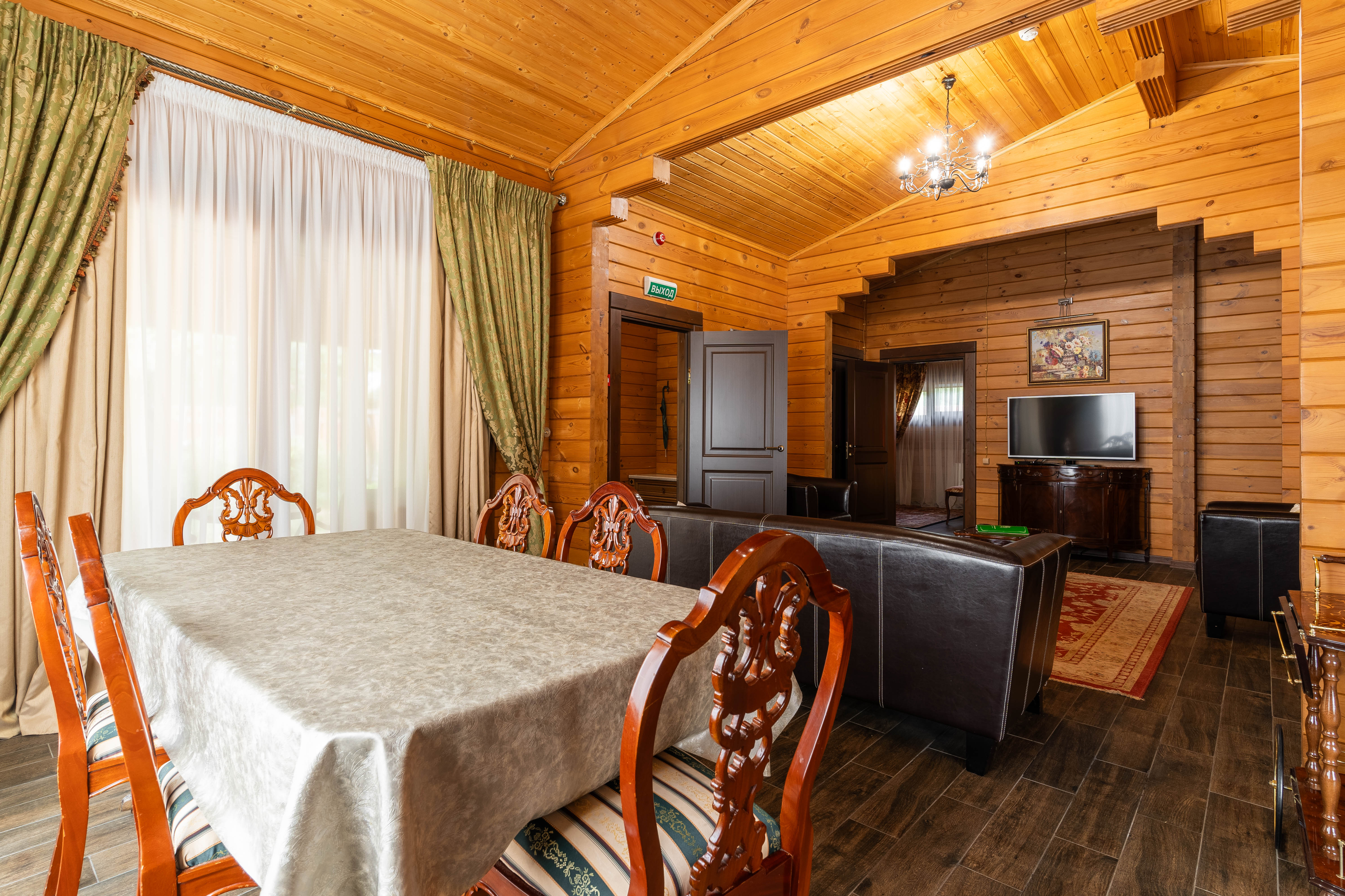 VIP  коттедж с двумя спальнями, гостиной и мангальной зоной