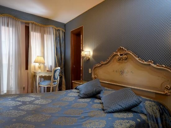 Classic Double Or Twin Room With Canal View