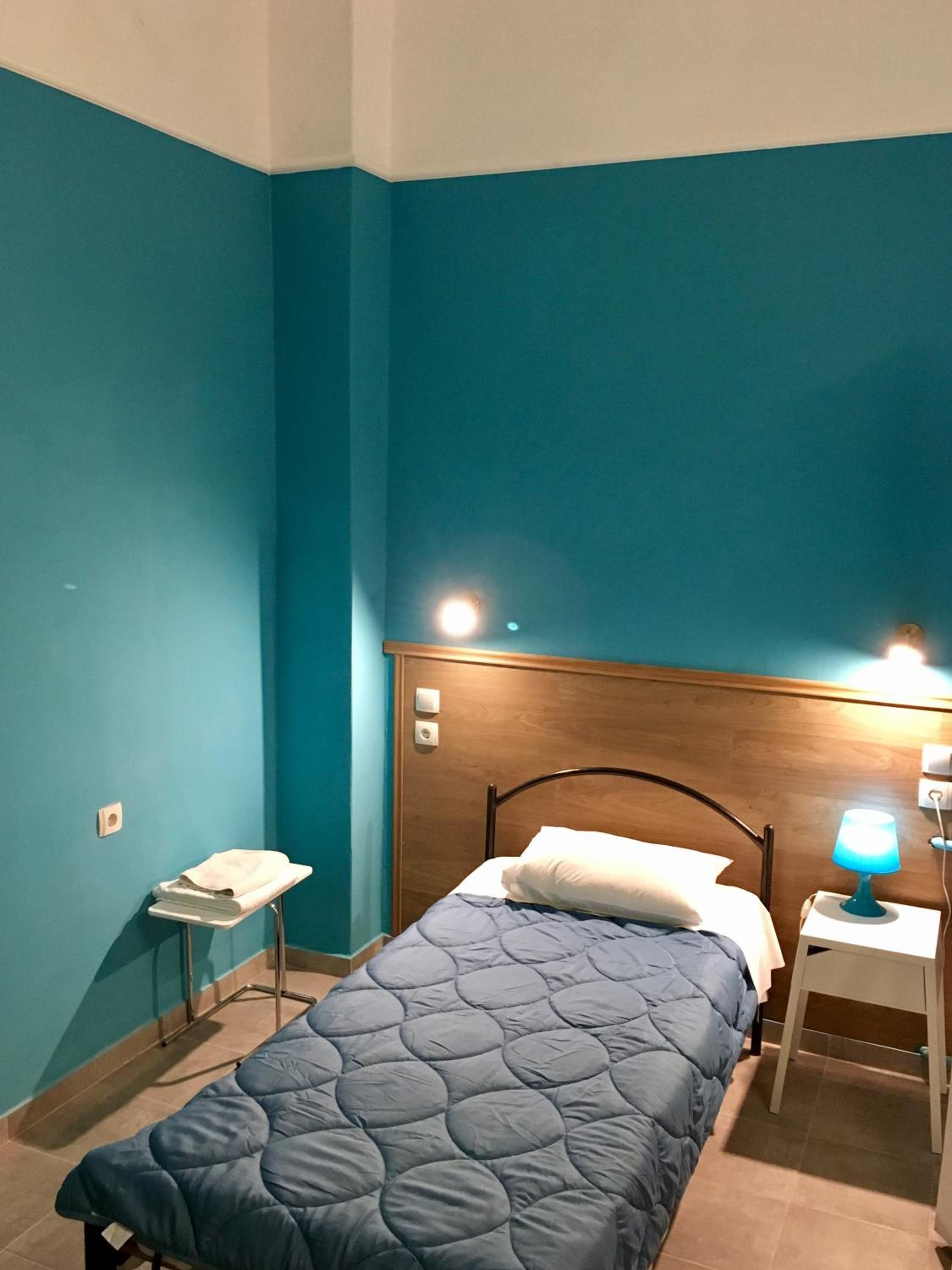 Single Room with Shared Bathroom