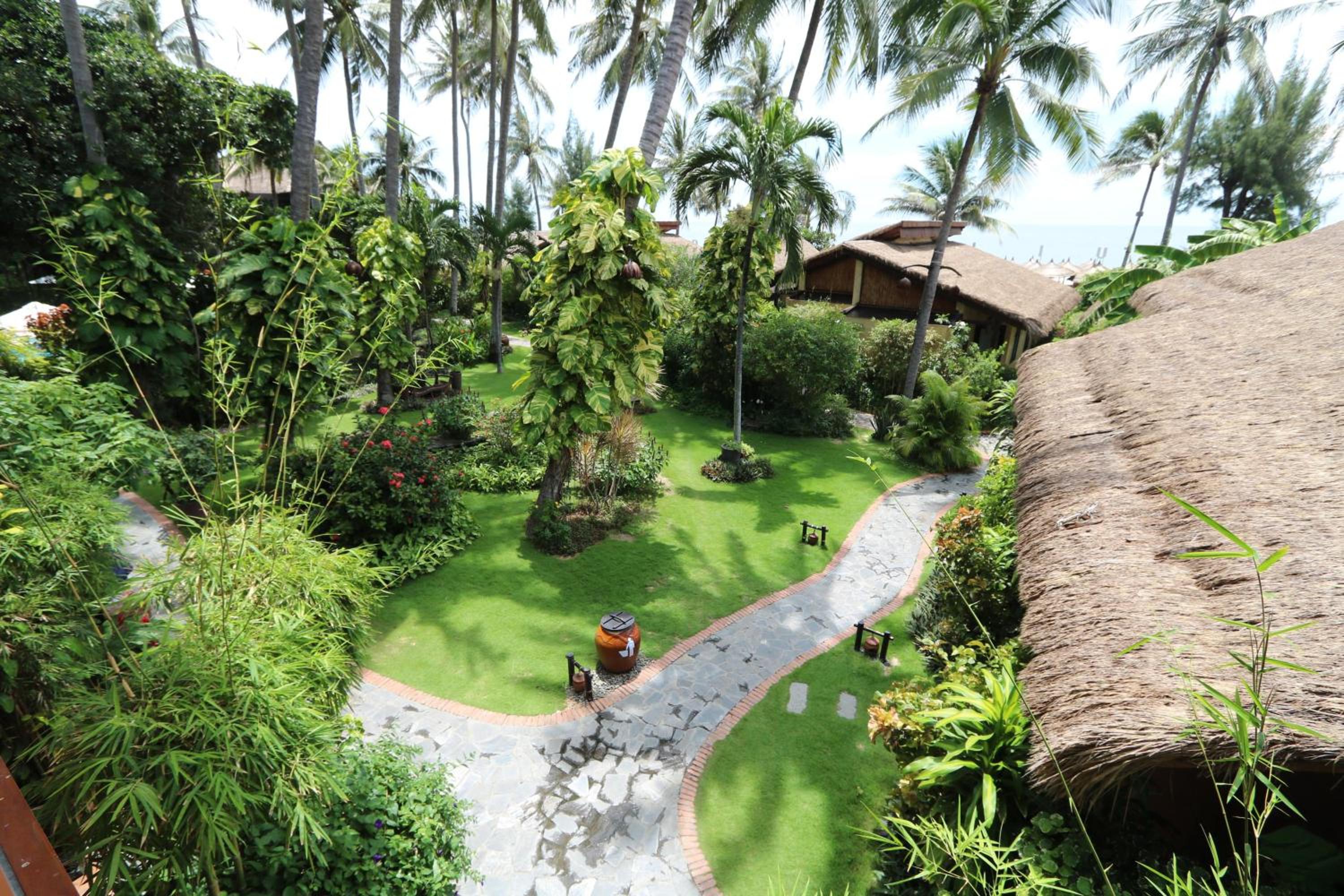 Seabreeze Deluxe with Private Balcony and Garden View