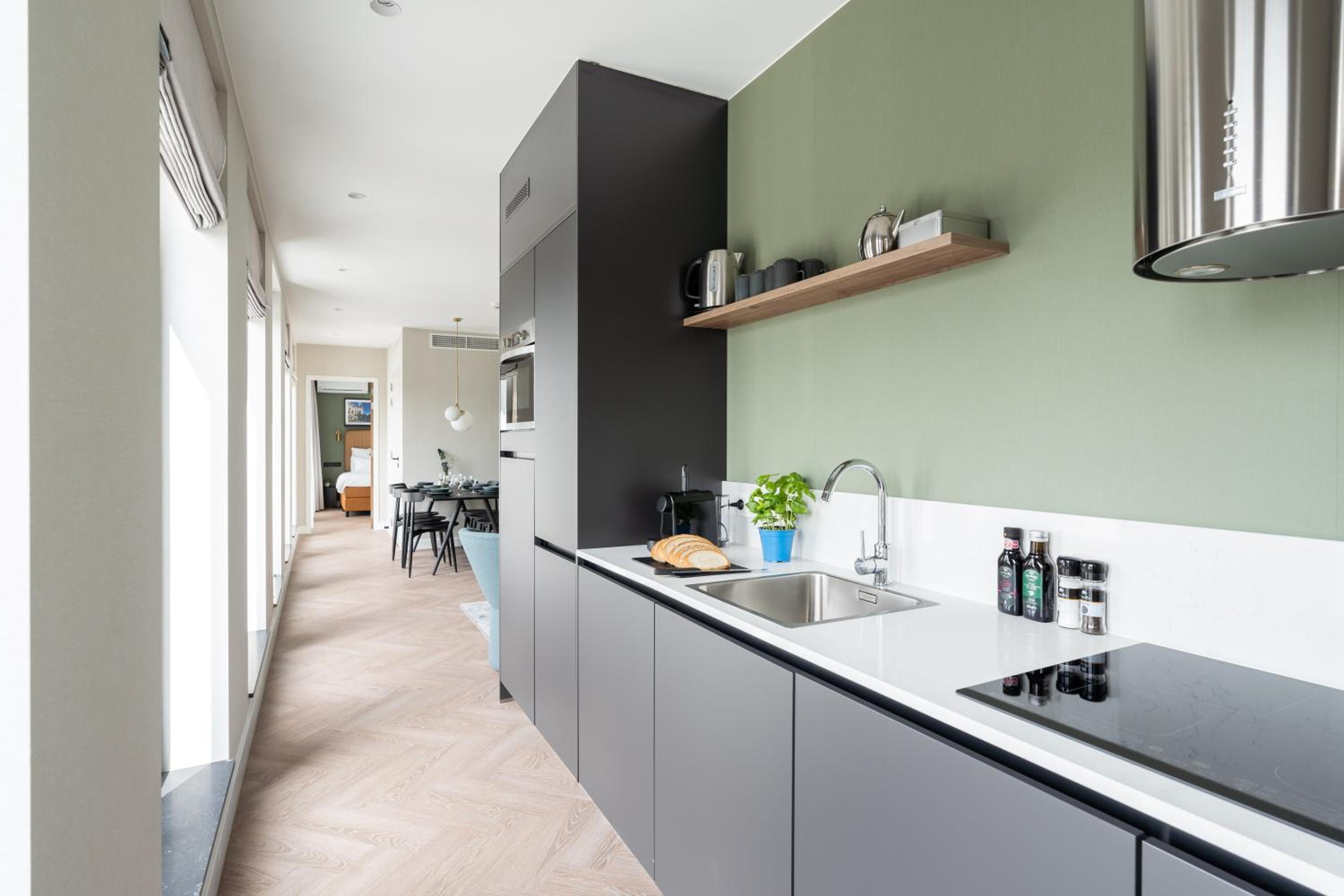 Large 2 Bedroom Apartment with Terrace and Sofa Bed