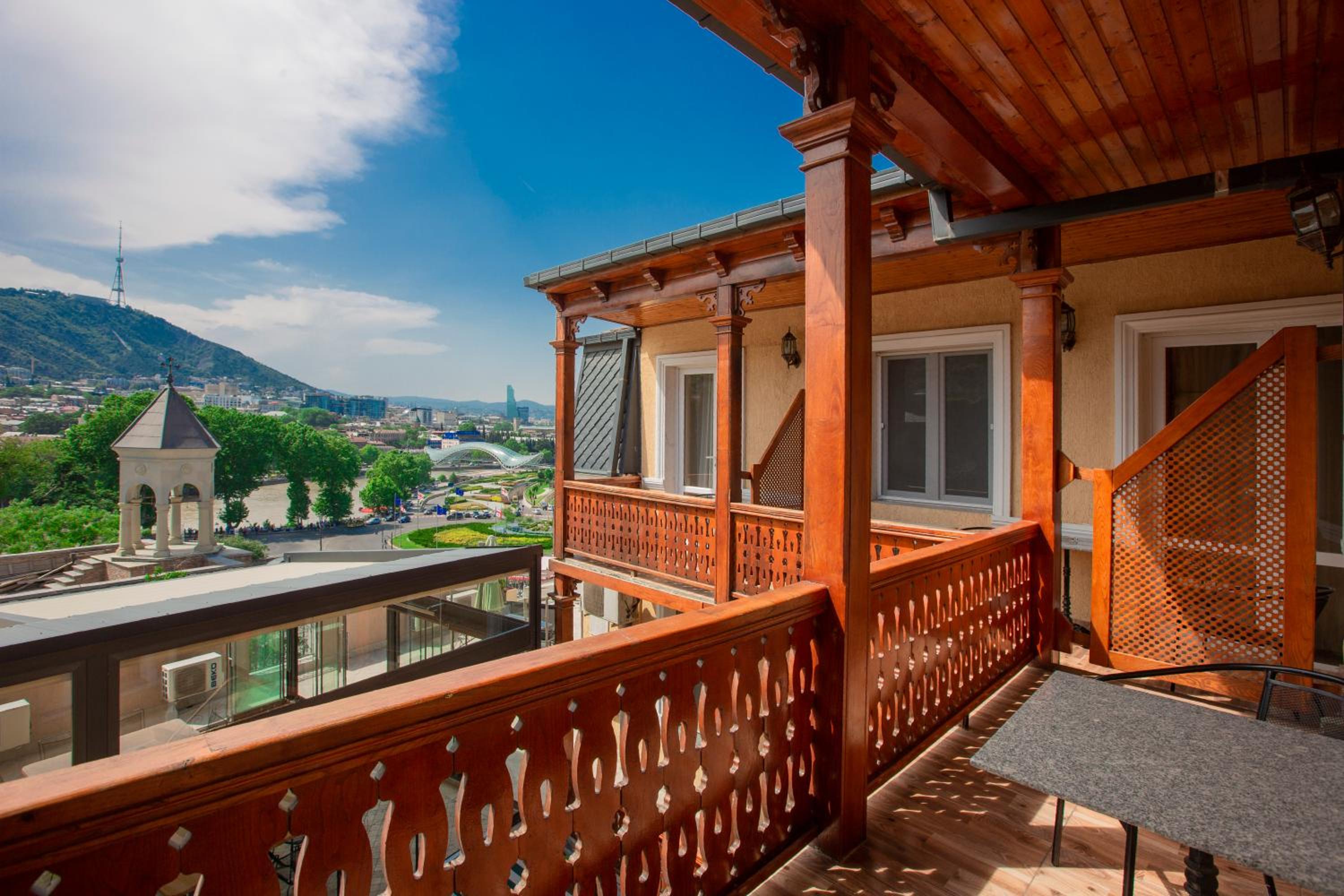 Superior Twin Room with City View