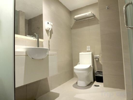 Standard Twin Room without Window